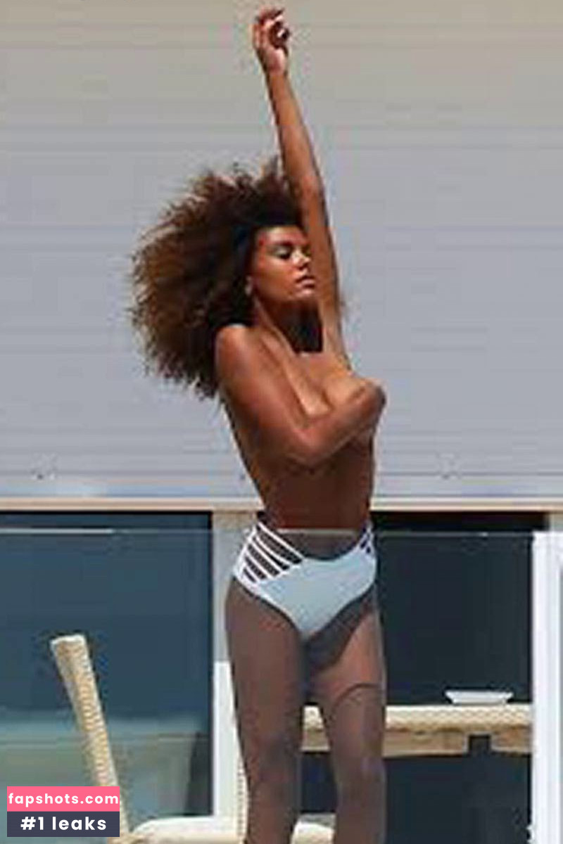 Tina Kunakey gallery photo #245