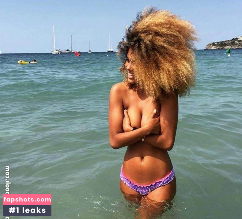 Tina Kunakey gallery photo #252