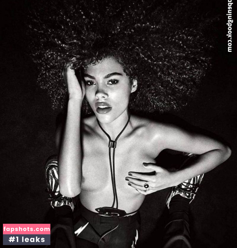 Tina Kunakey gallery photo #254