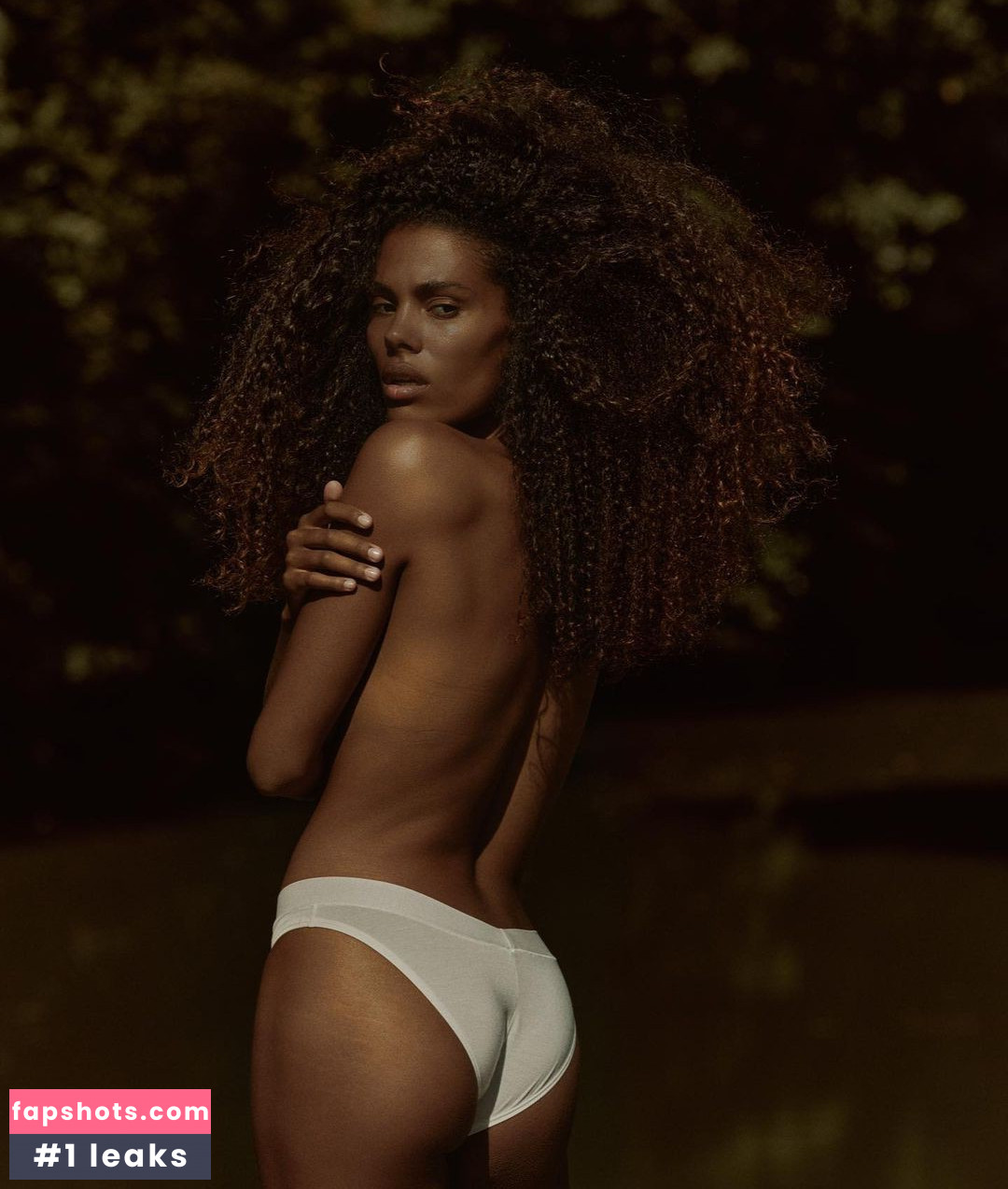 Tina Kunakey gallery photo #260