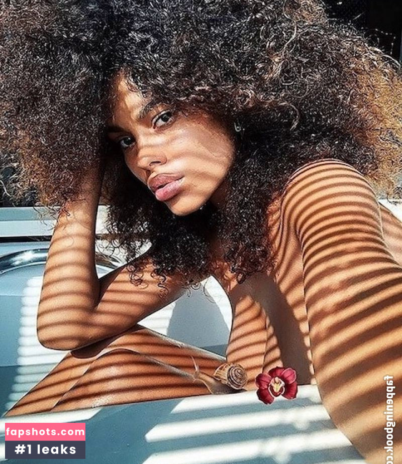 Tina Kunakey gallery photo #275