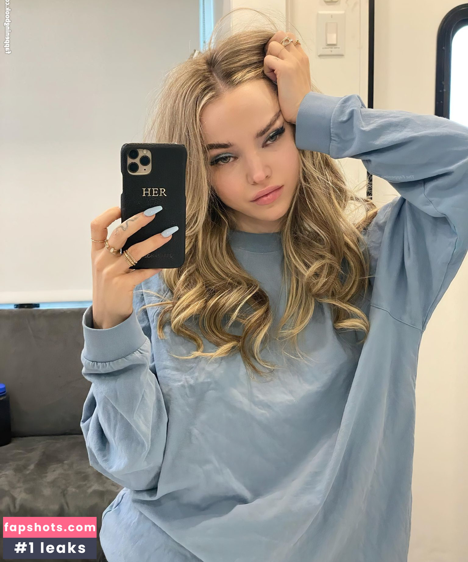 Tina Kunakey gallery photo #281