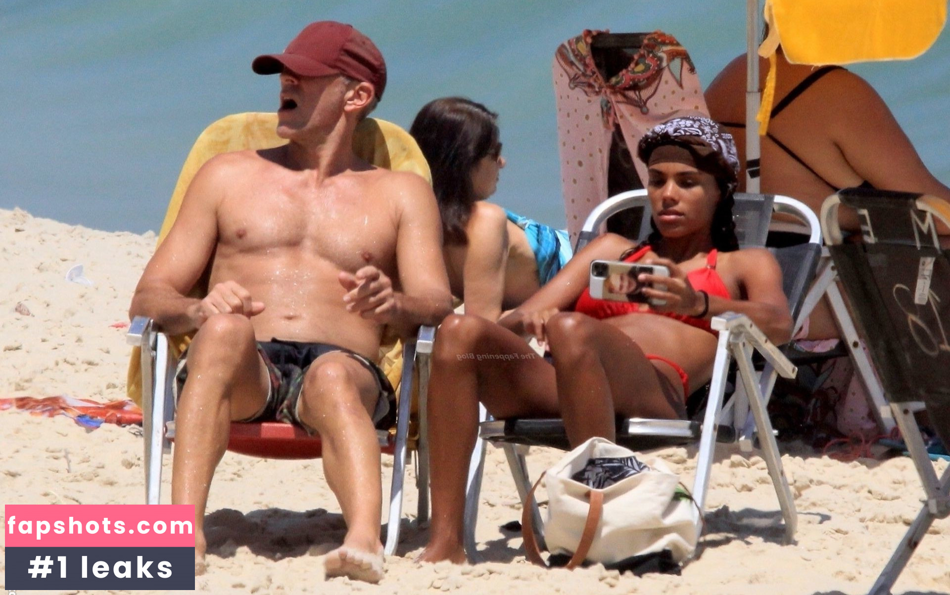 Tina Kunakey gallery photo #289