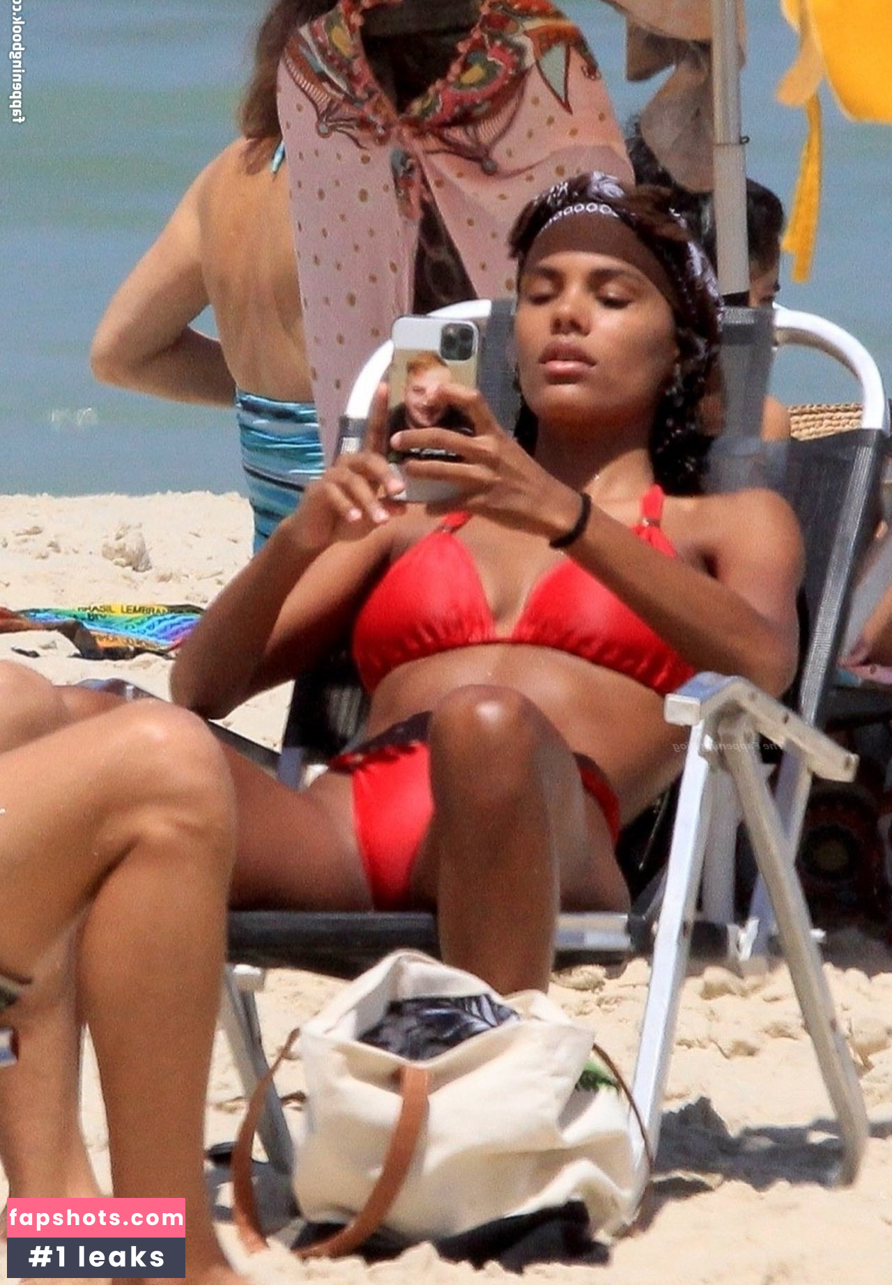 Tina Kunakey gallery photo #307