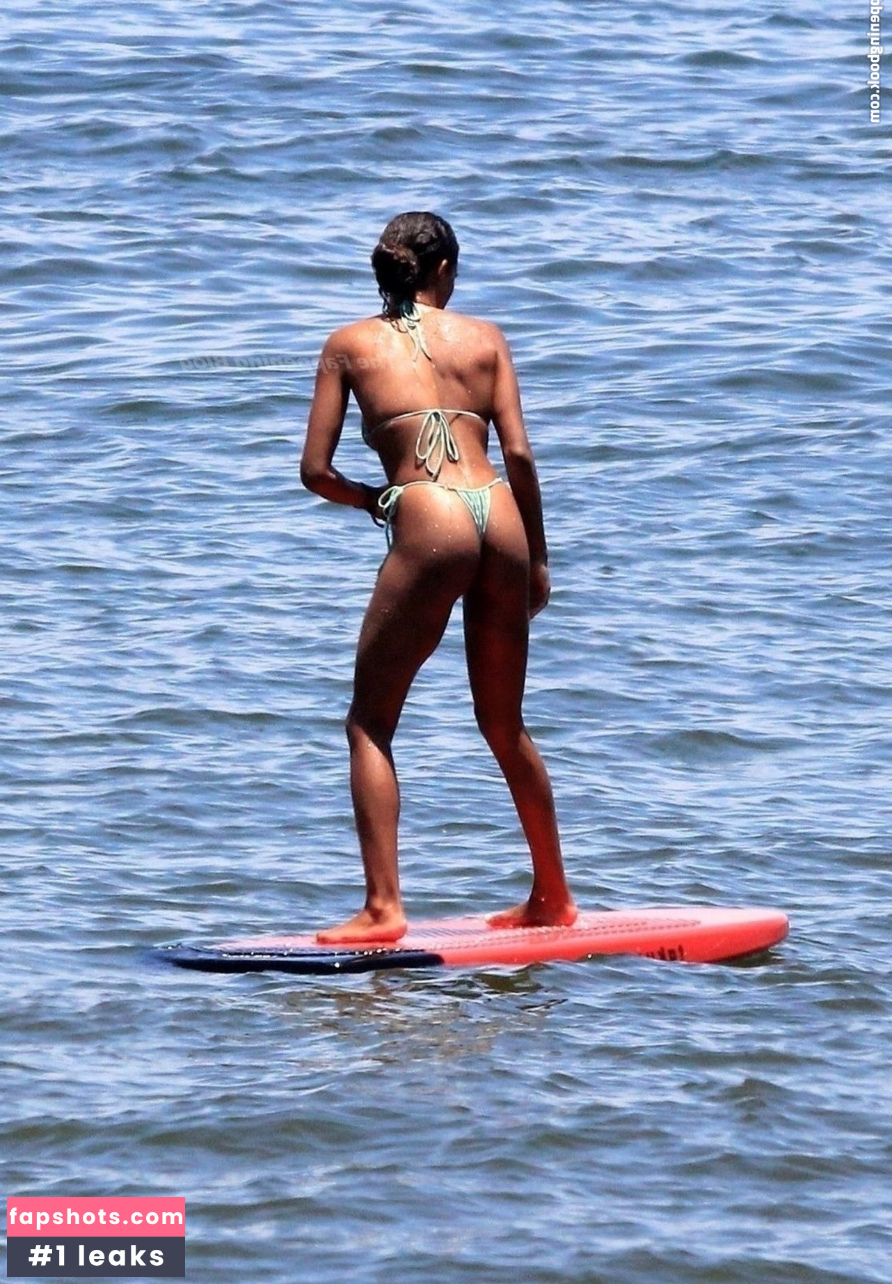 Tina Kunakey gallery photo #329