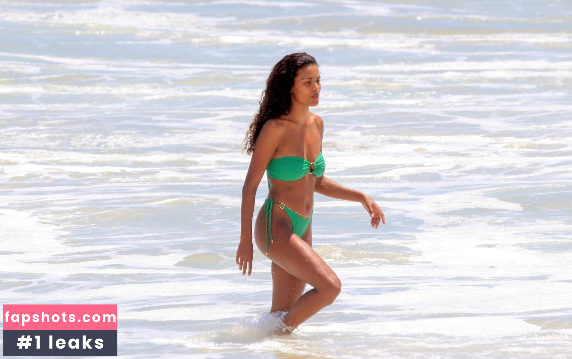 Tina Kunakey gallery photo #369