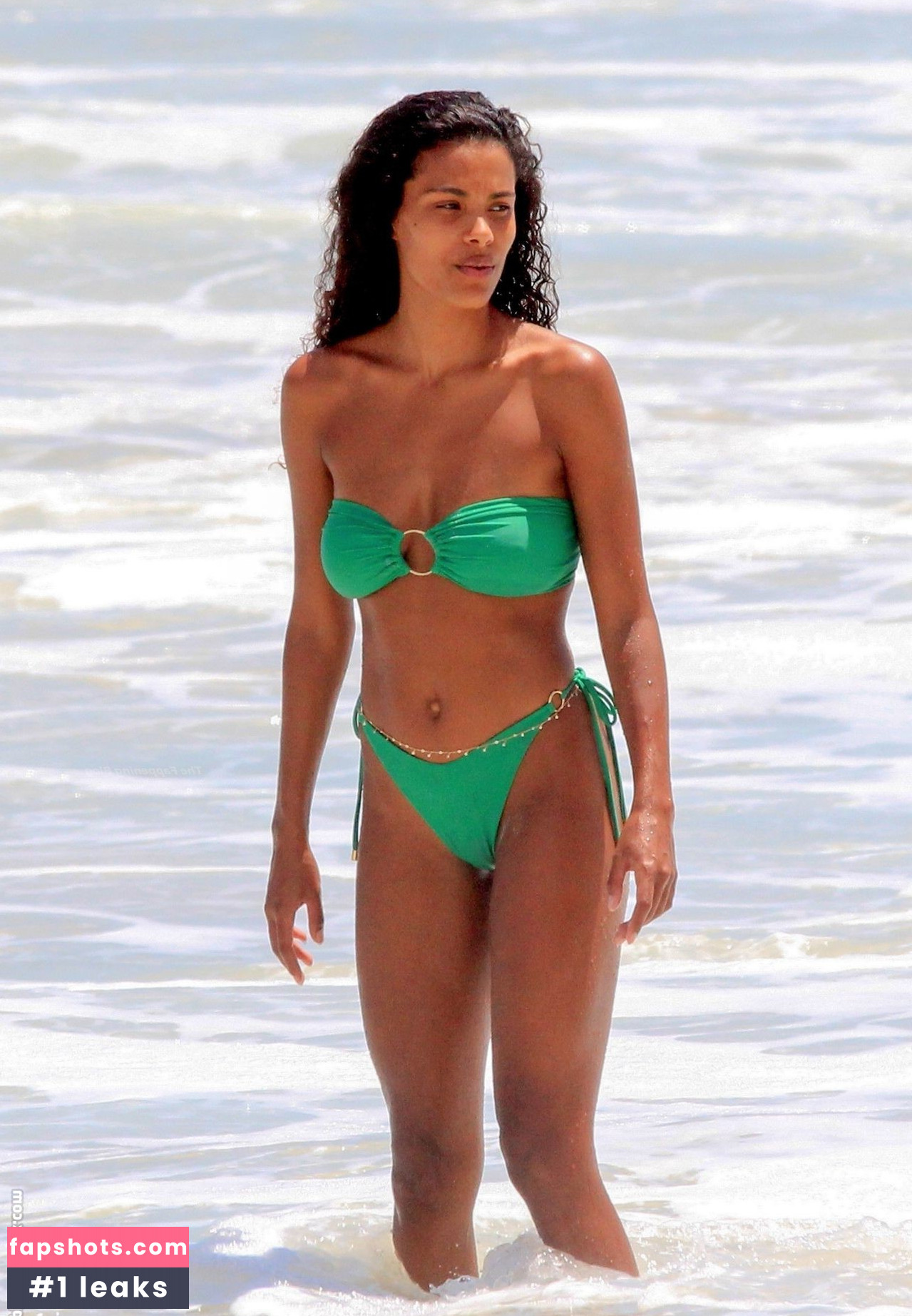 Tina Kunakey gallery photo #376