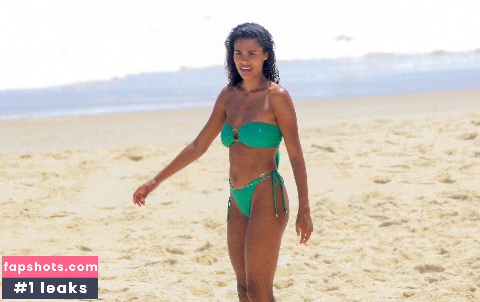 Tina Kunakey gallery photo #392