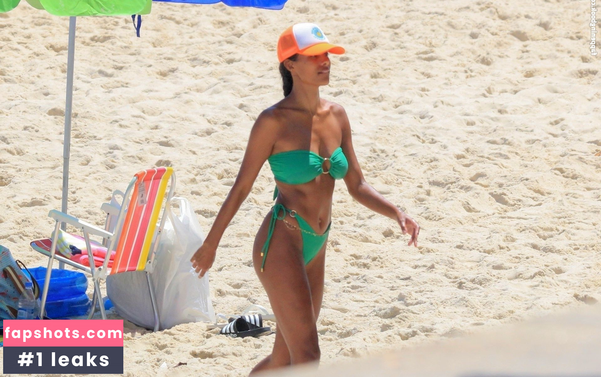 Tina Kunakey gallery photo #398