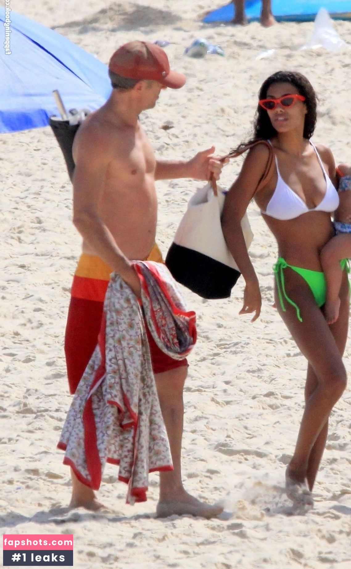 Tina Kunakey gallery photo #422