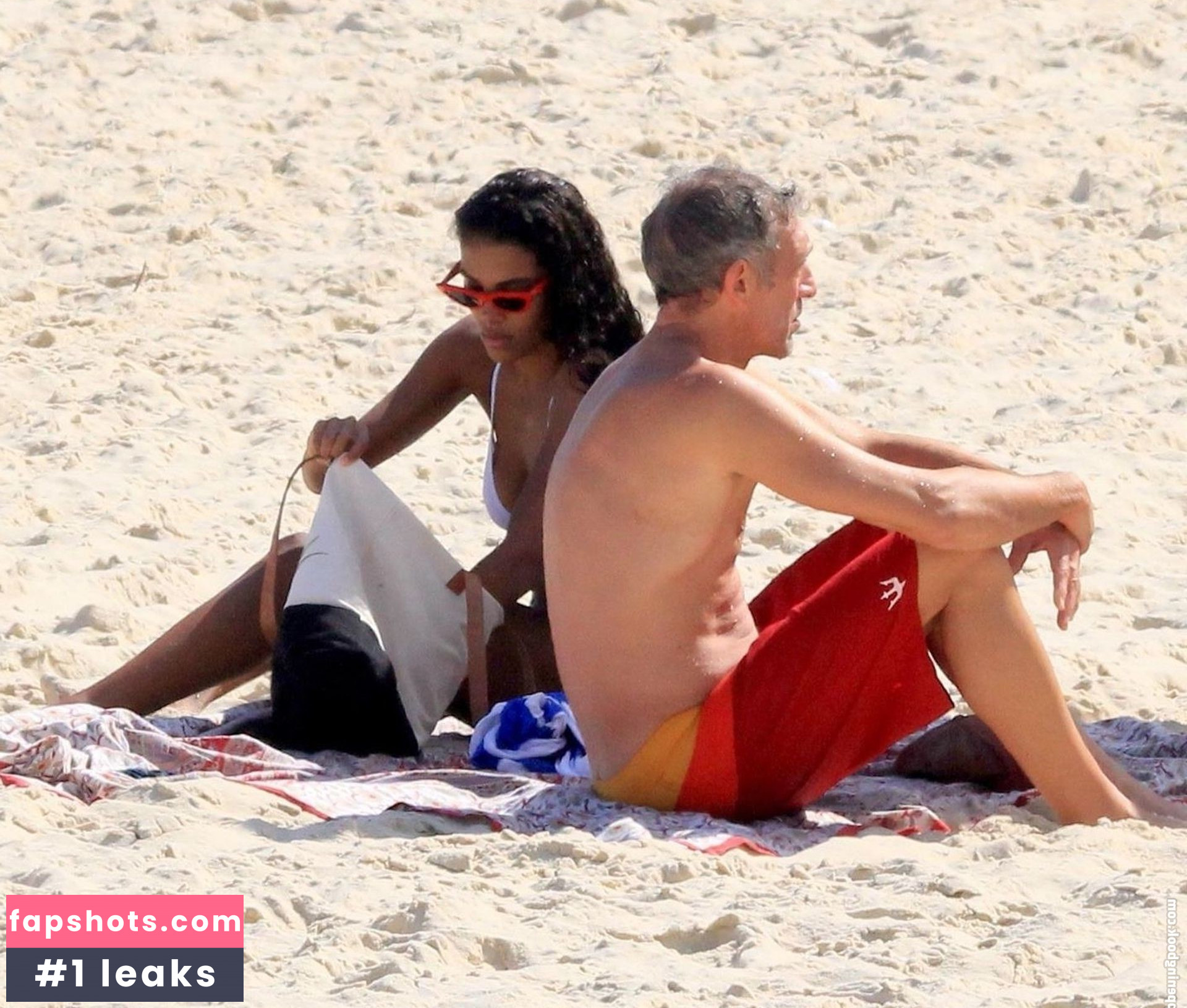 Tina Kunakey gallery photo #430