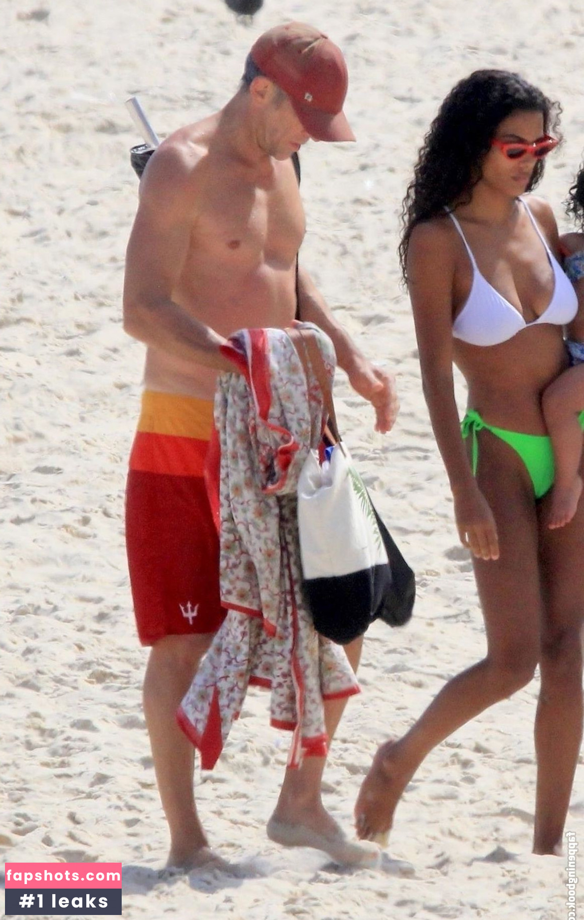 Tina Kunakey gallery photo #432