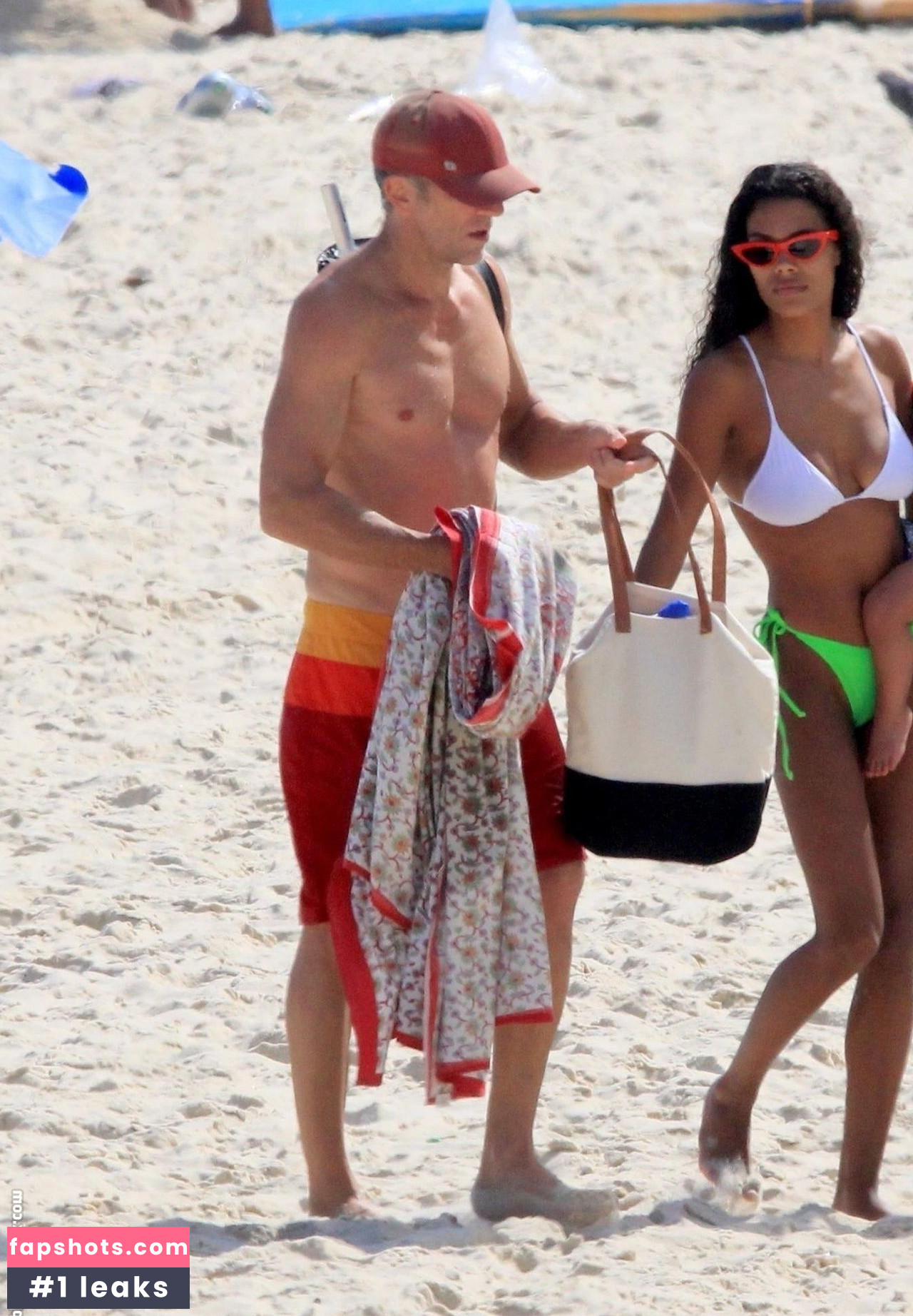 Tina Kunakey gallery photo #433