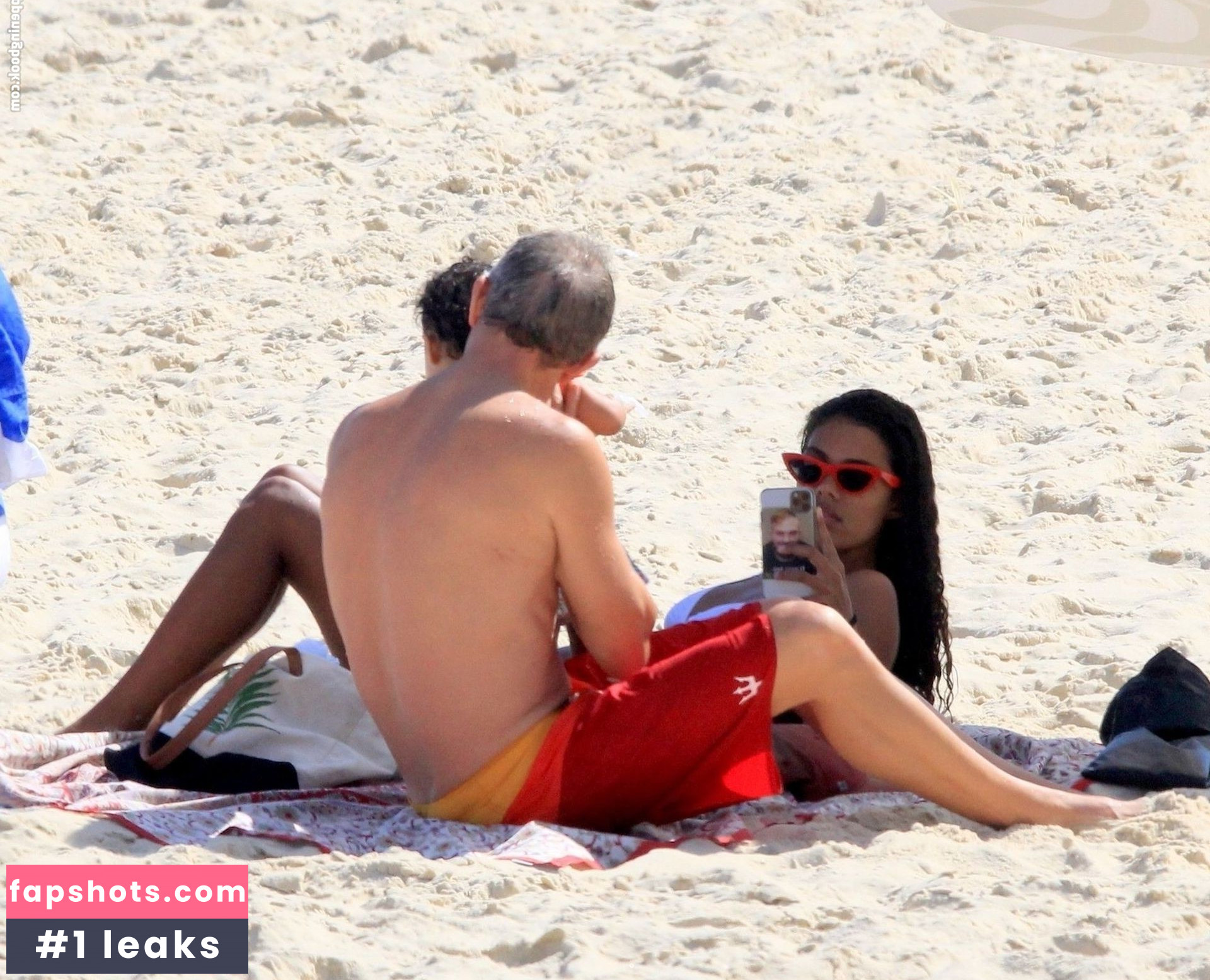 Tina Kunakey gallery photo #436