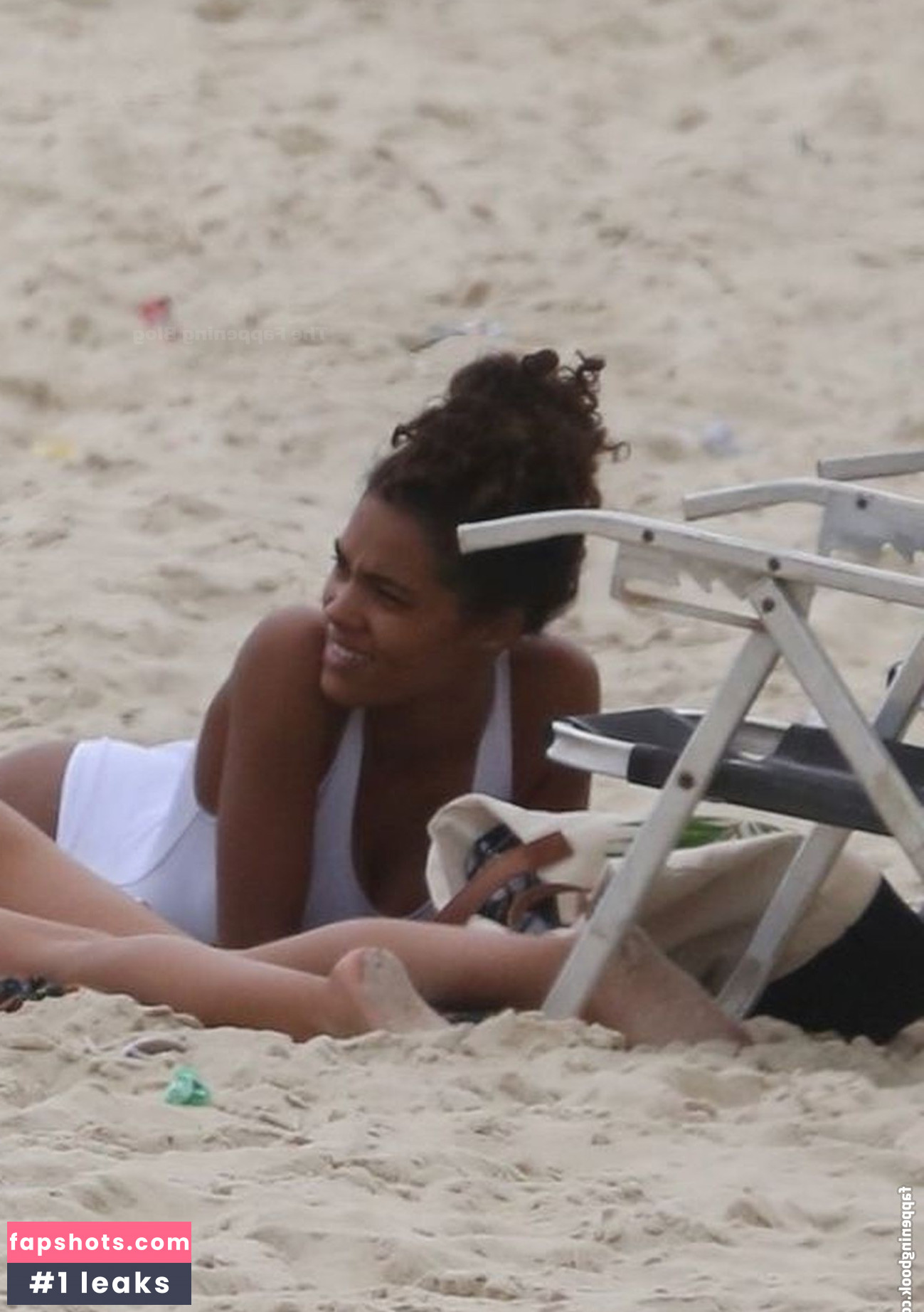 Tina Kunakey gallery photo #441