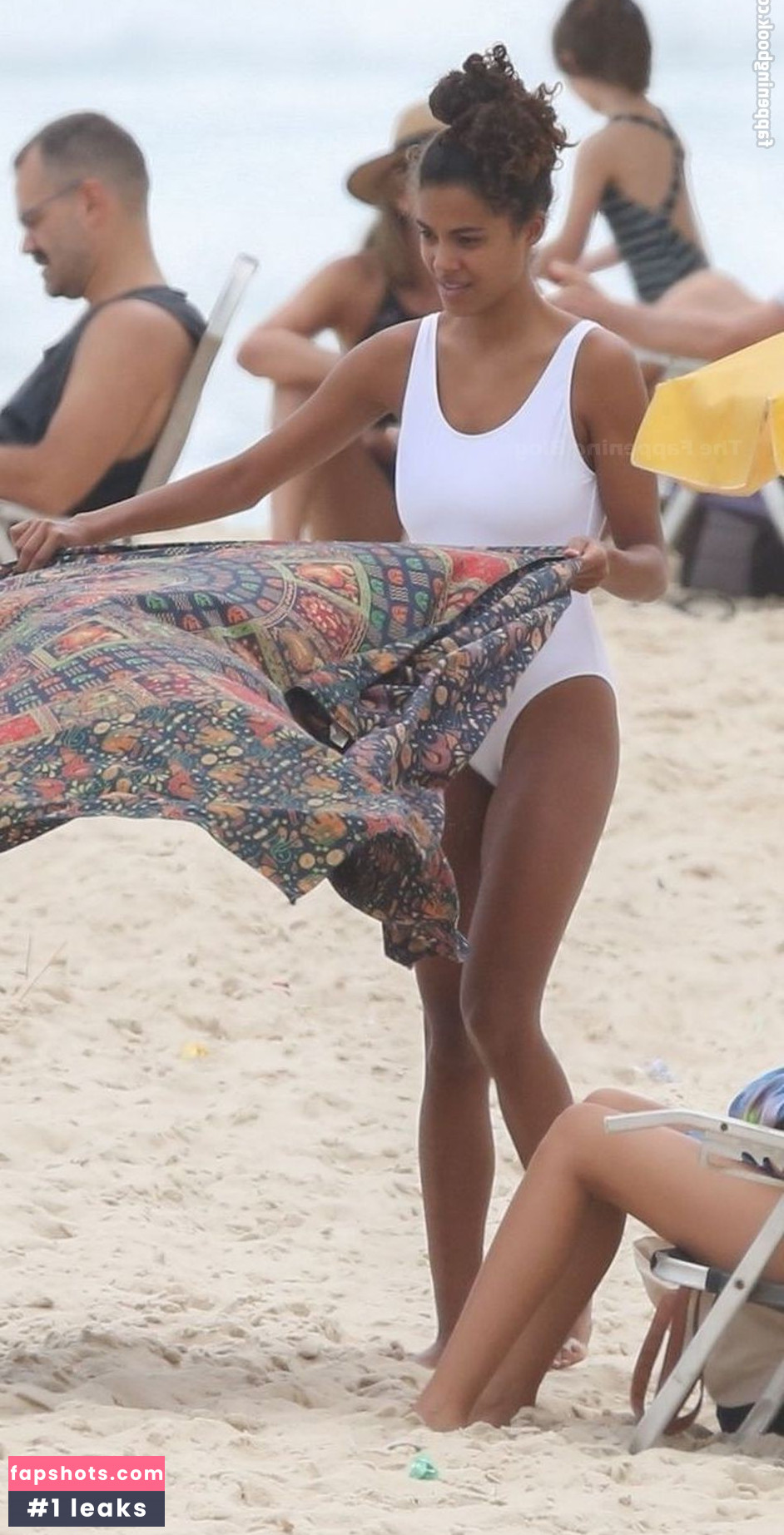 Tina Kunakey gallery photo #442