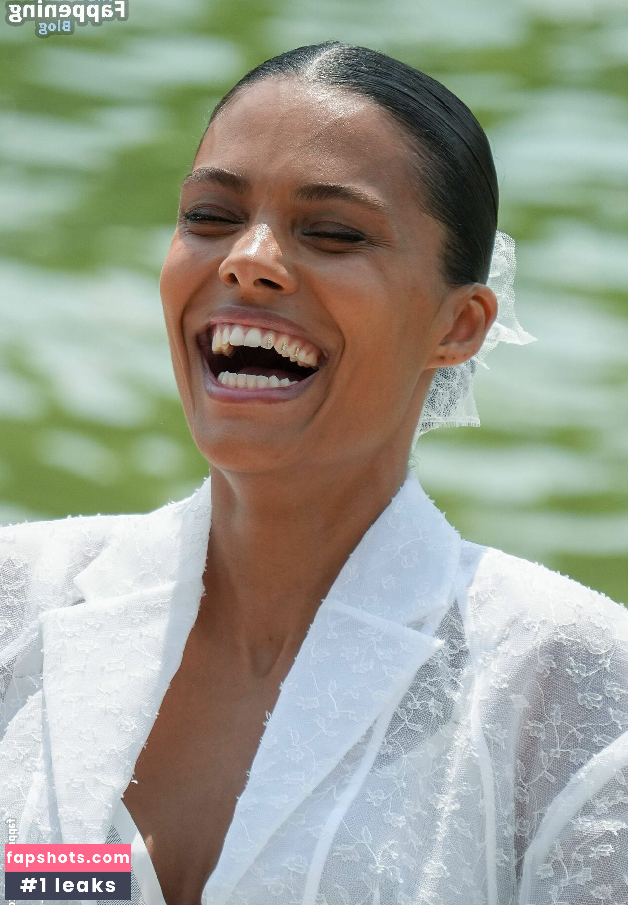 Tina Kunakey gallery photo #46