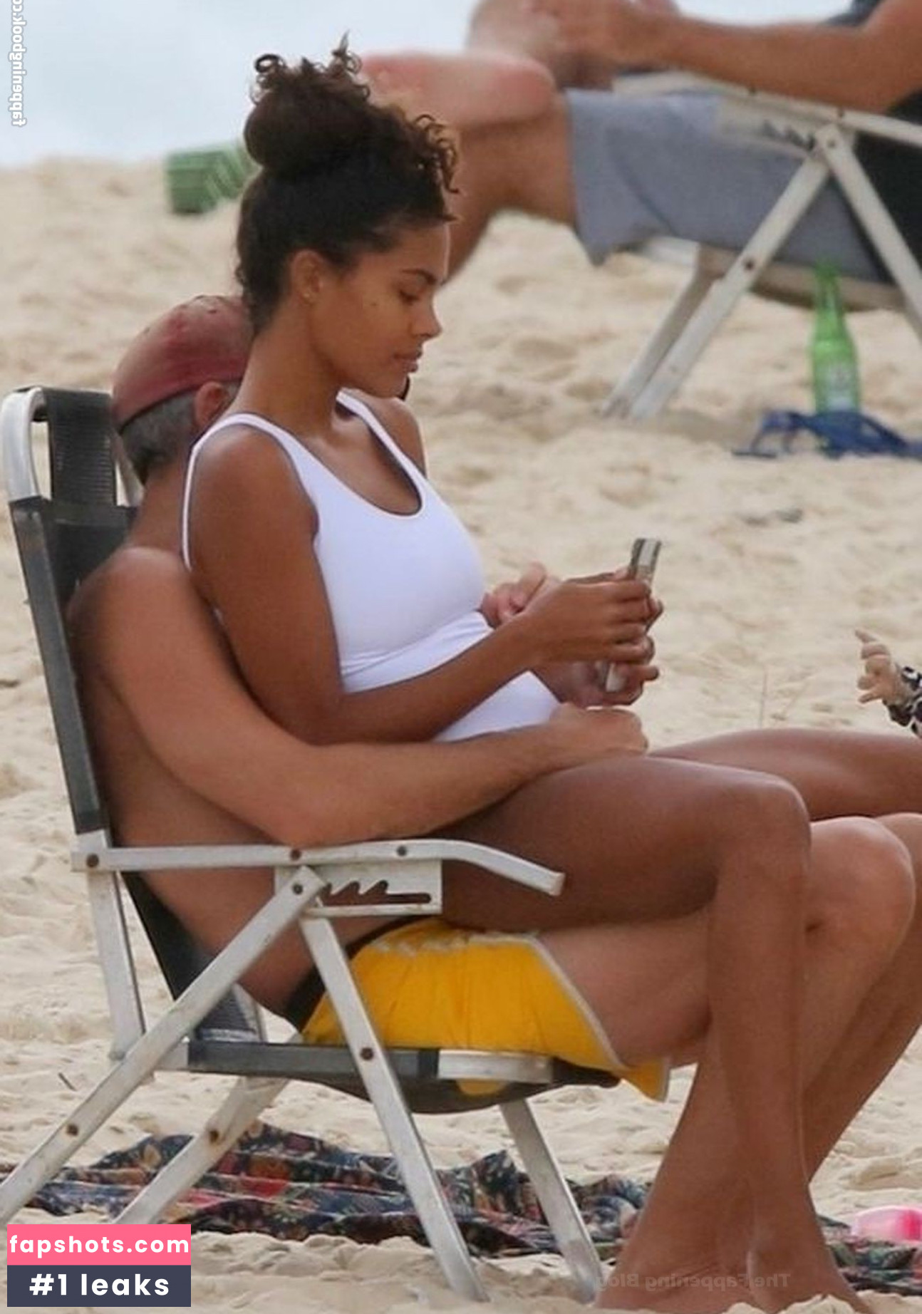 Tina Kunakey gallery photo #451