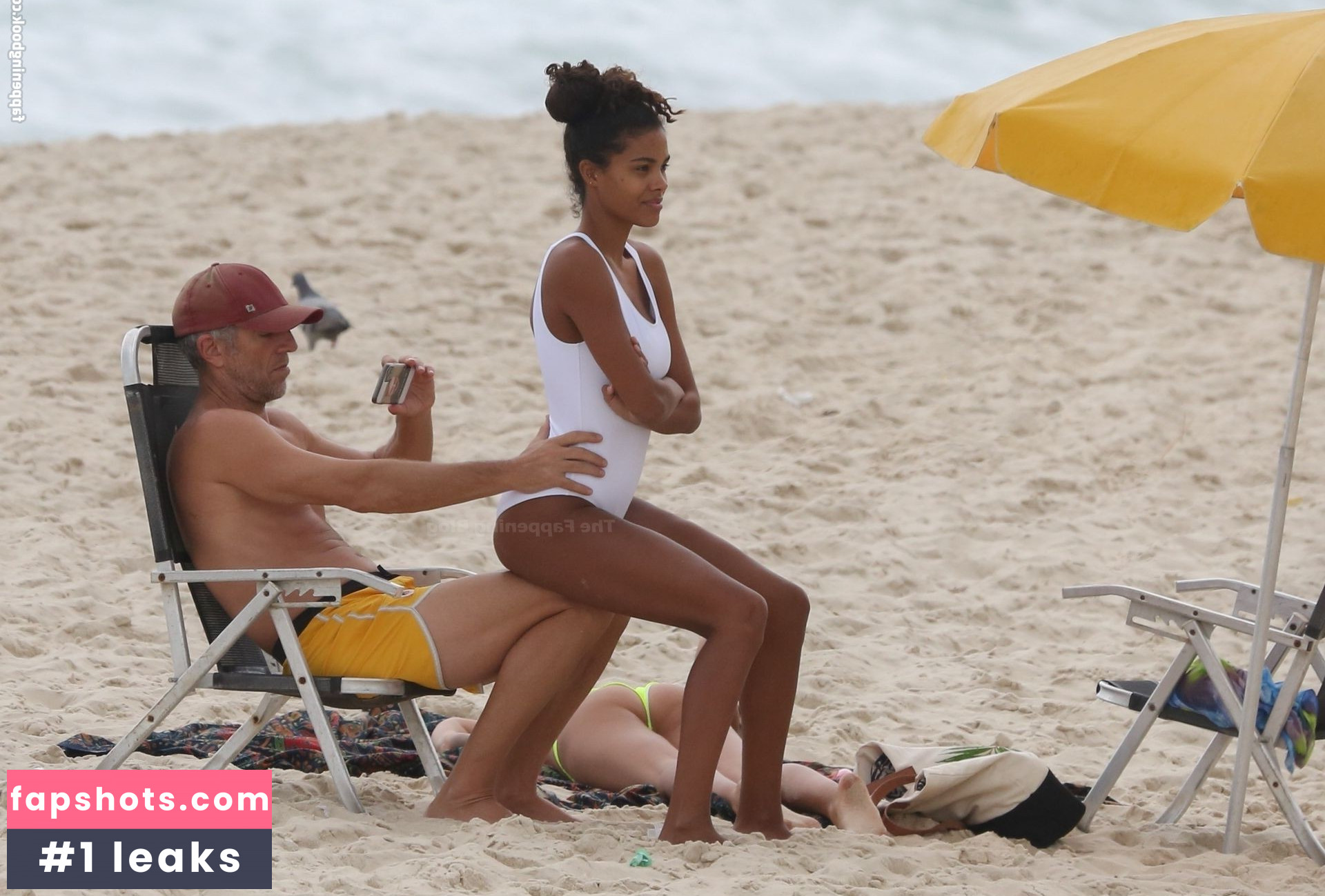 Tina Kunakey gallery photo #455