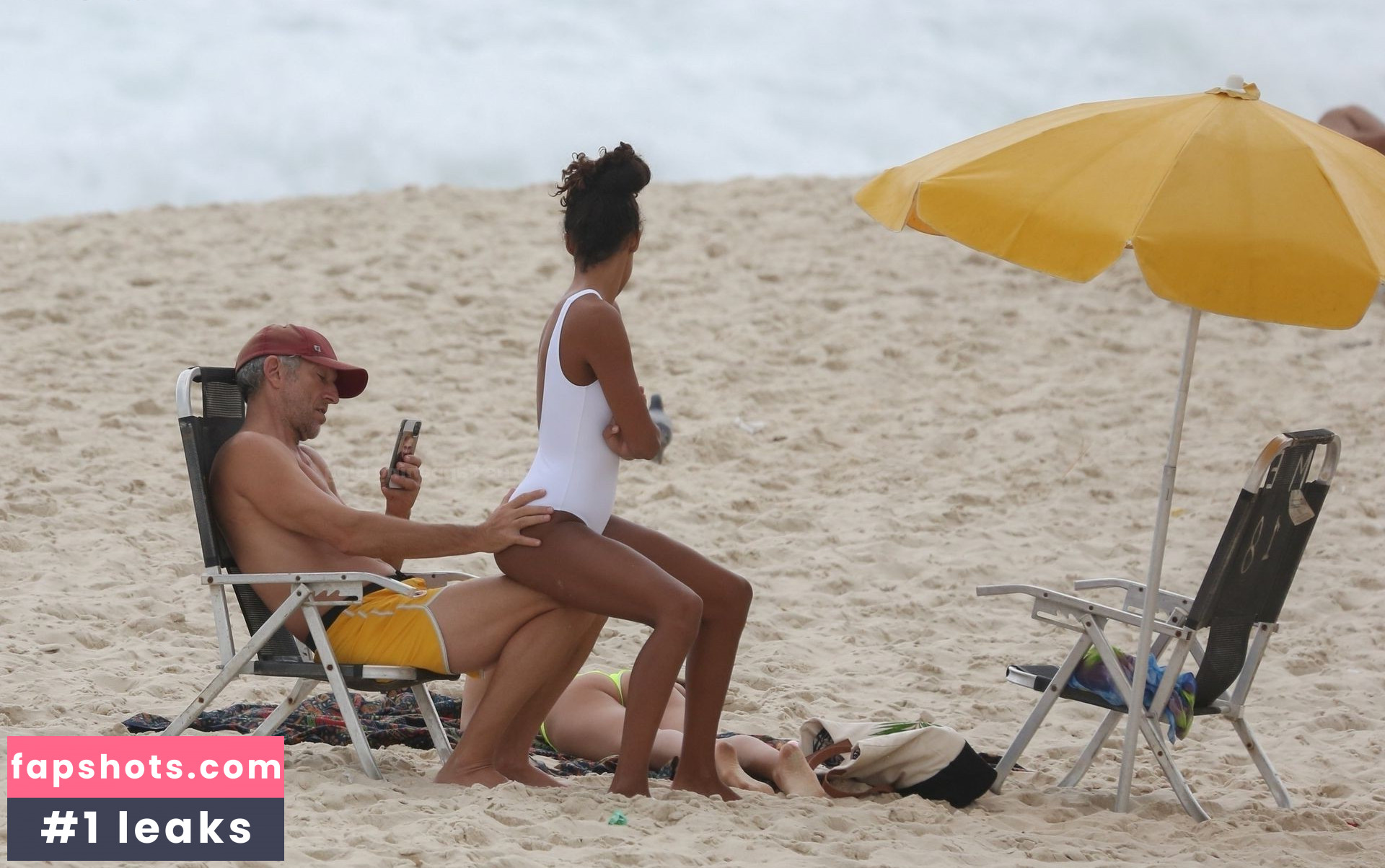 Tina Kunakey gallery photo #456