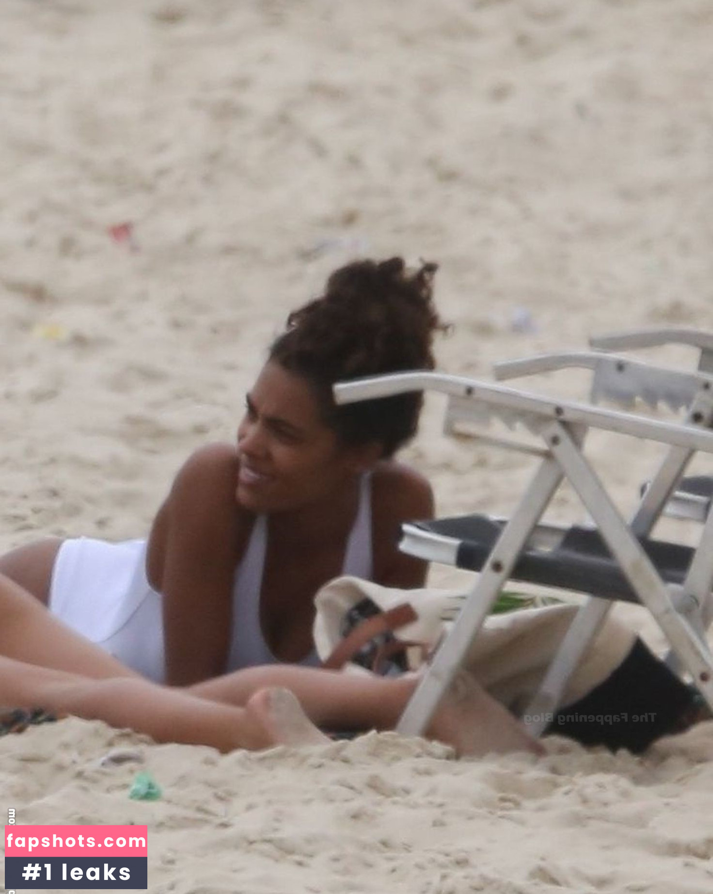 Tina Kunakey gallery photo #459