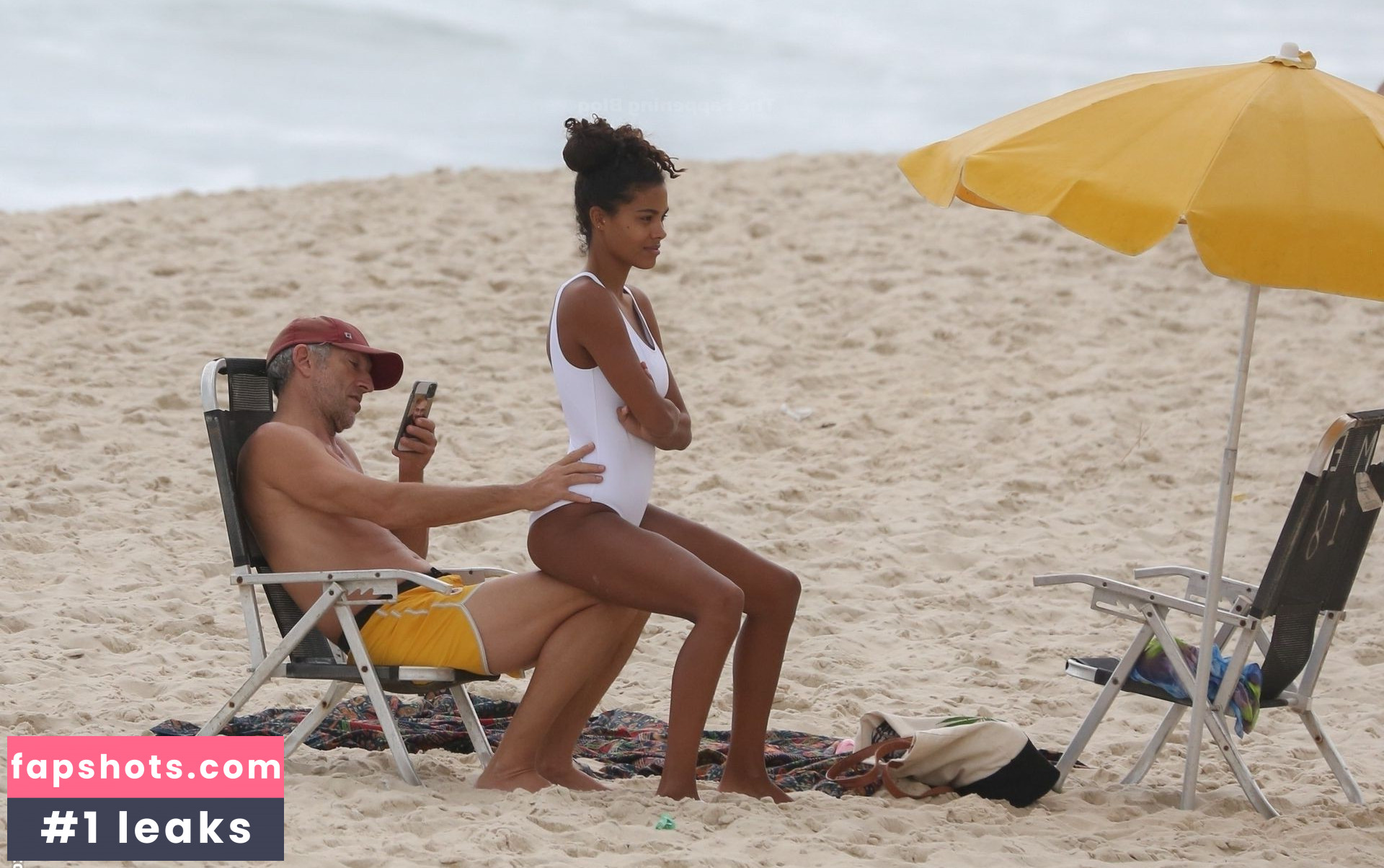 Tina Kunakey gallery photo #460