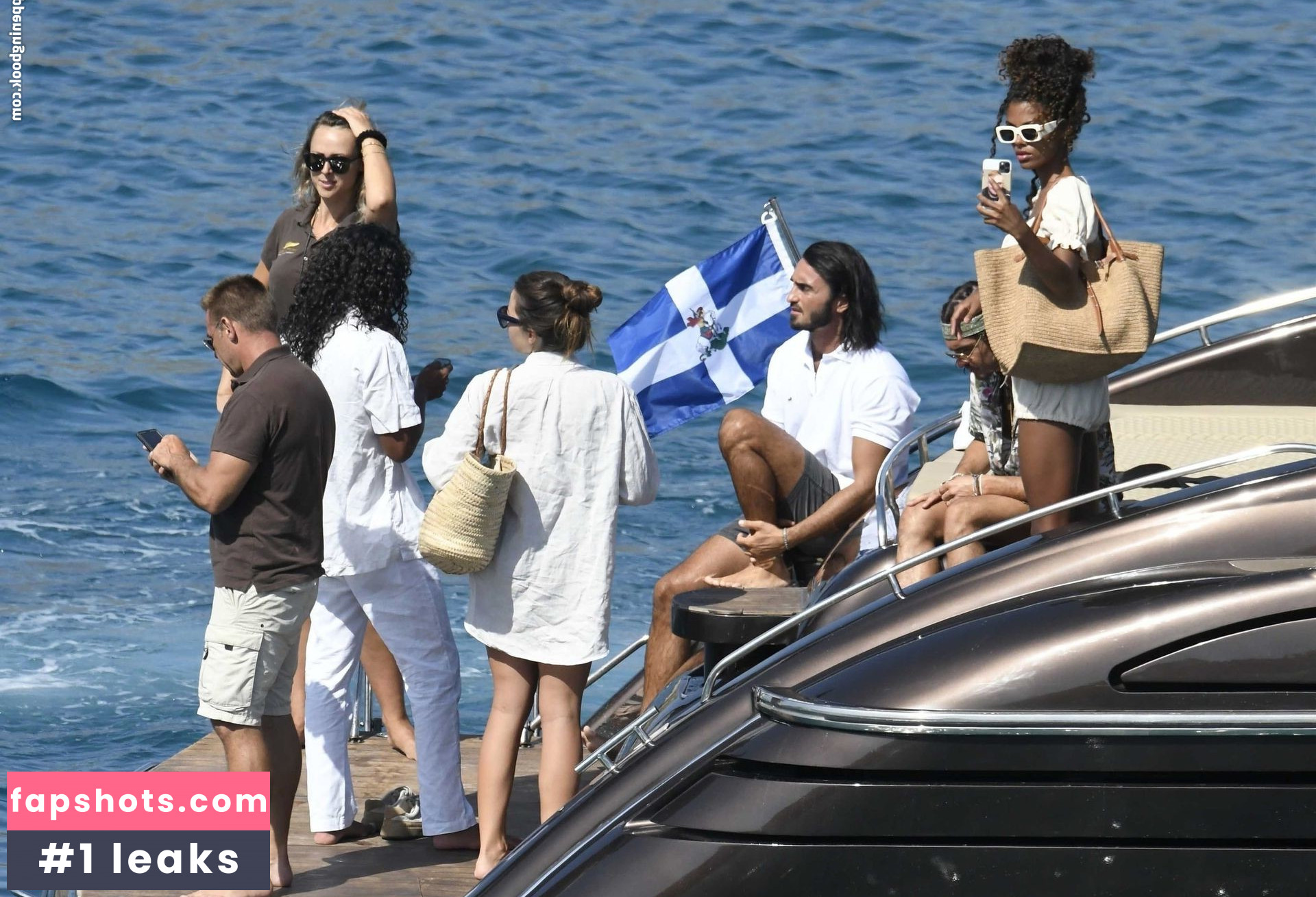 Tina Kunakey gallery photo #481