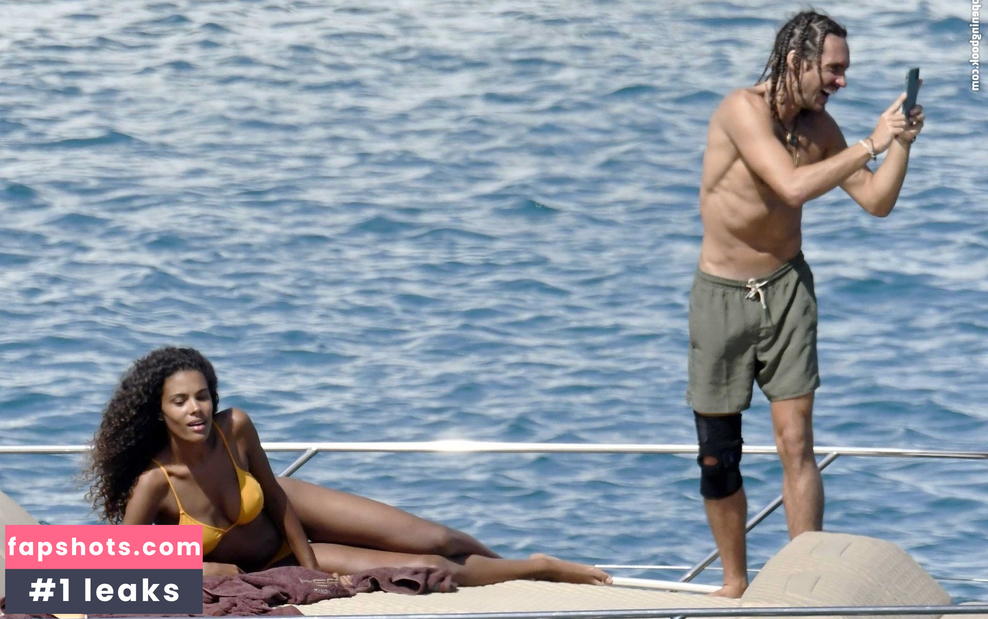 Tina Kunakey gallery photo #489