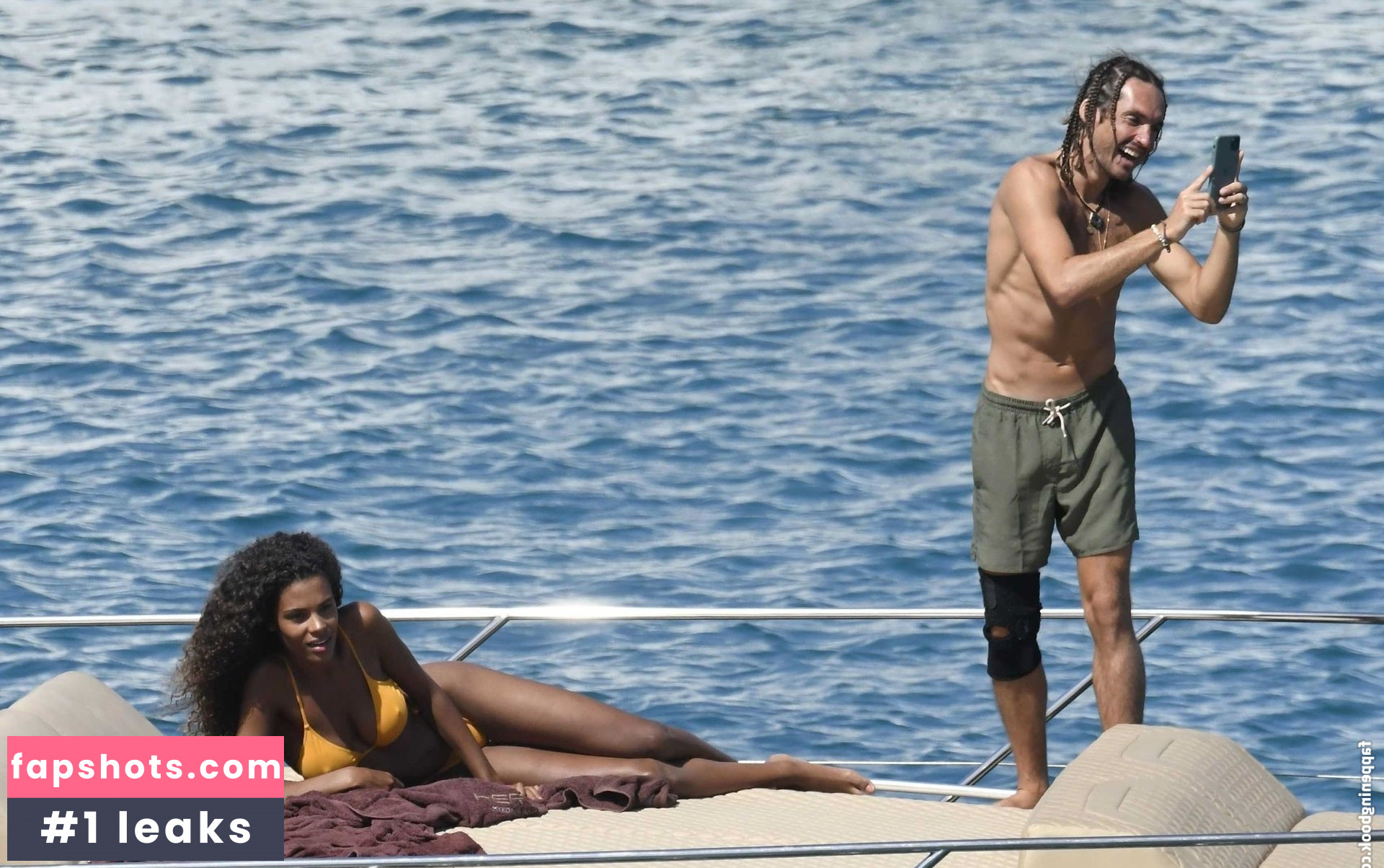 Tina Kunakey gallery photo #491