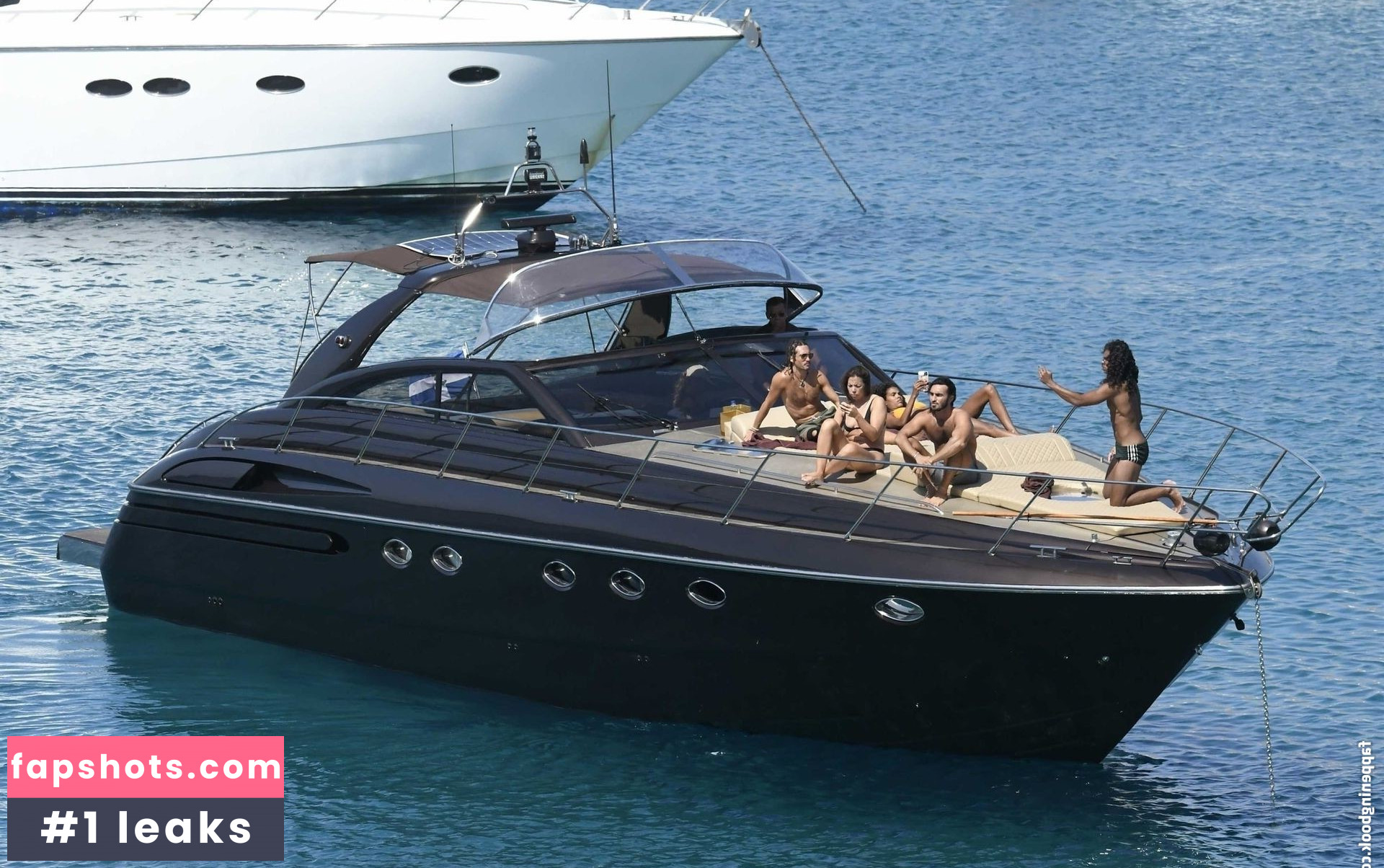 Tina Kunakey gallery photo #496