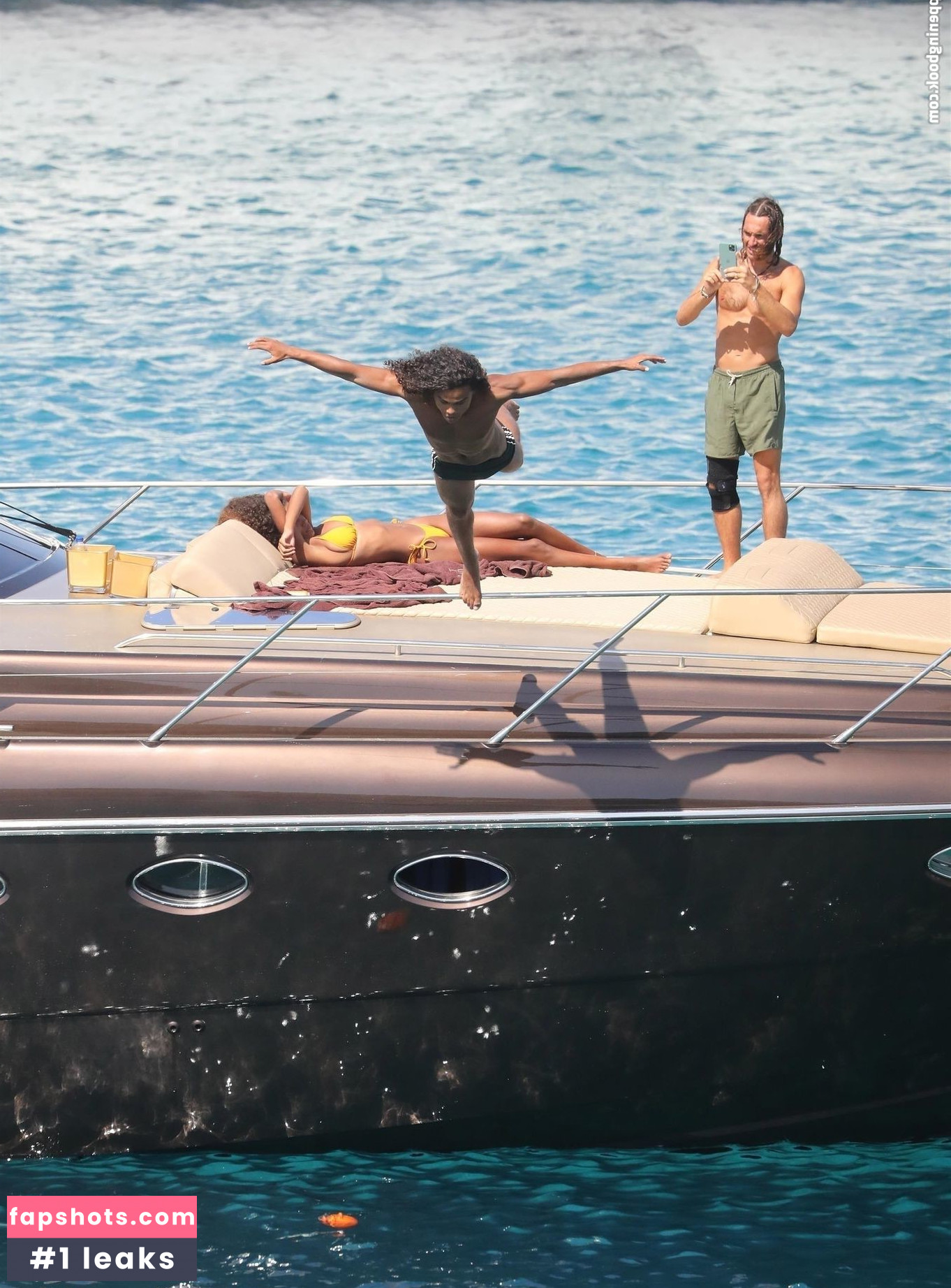 Tina Kunakey gallery photo #508