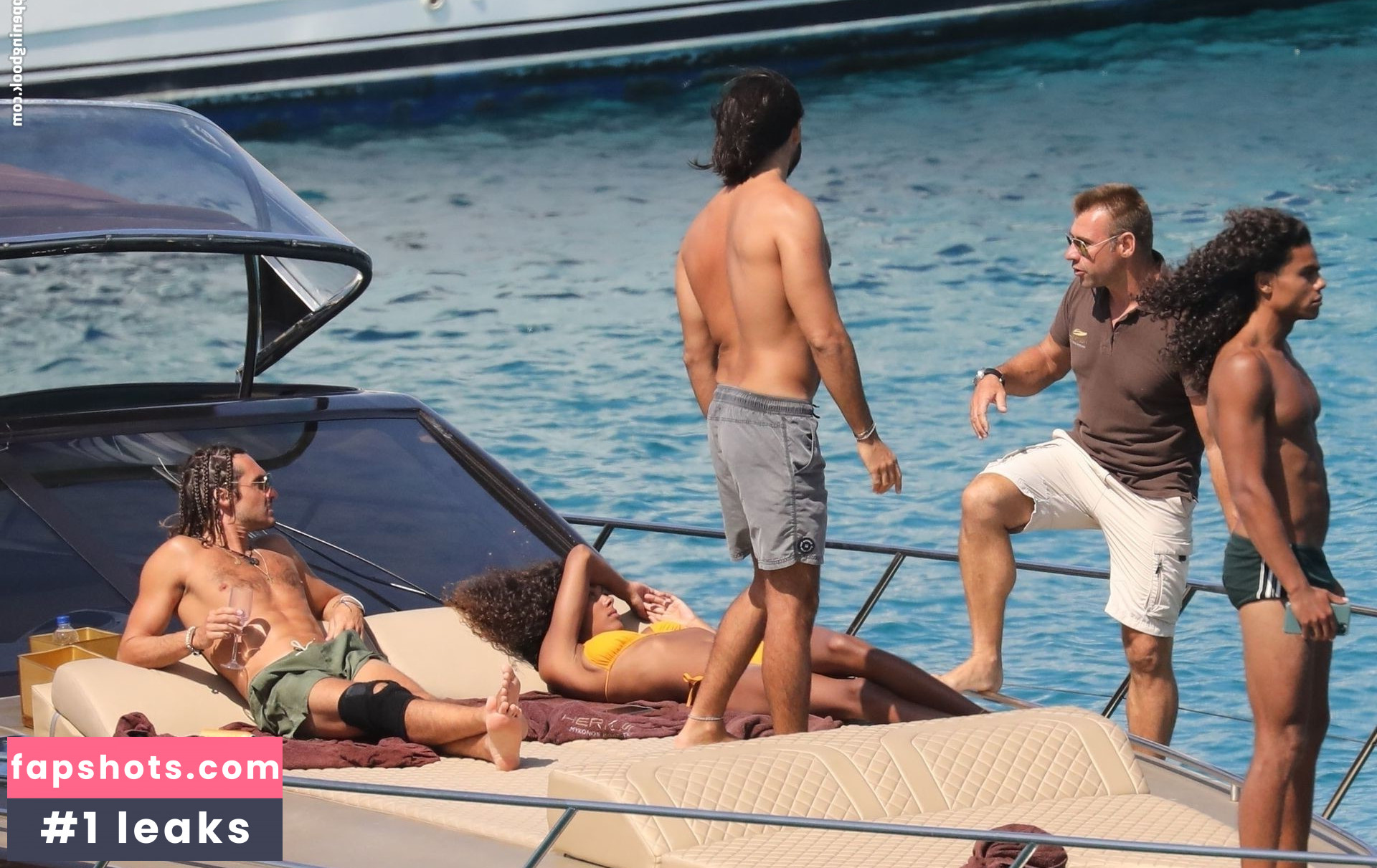 Tina Kunakey gallery photo #511