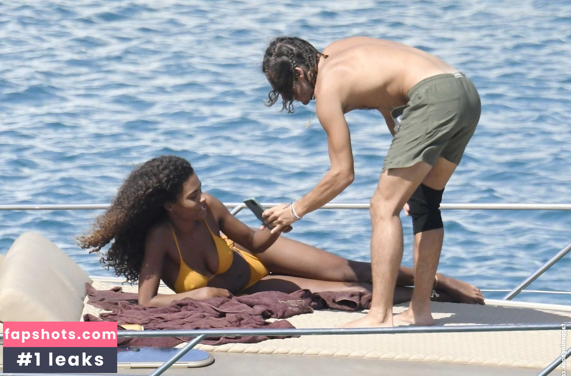 Tina Kunakey gallery photo #523