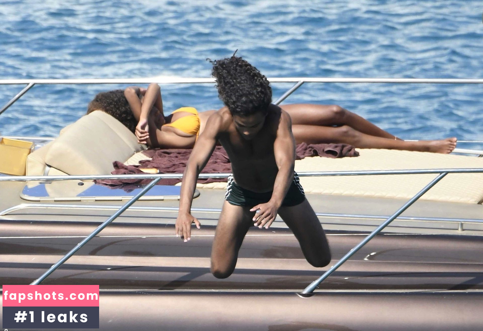 Tina Kunakey gallery photo #524