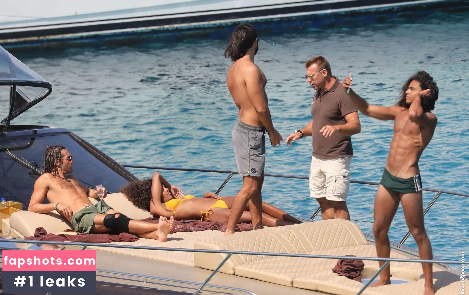 Tina Kunakey gallery photo #535