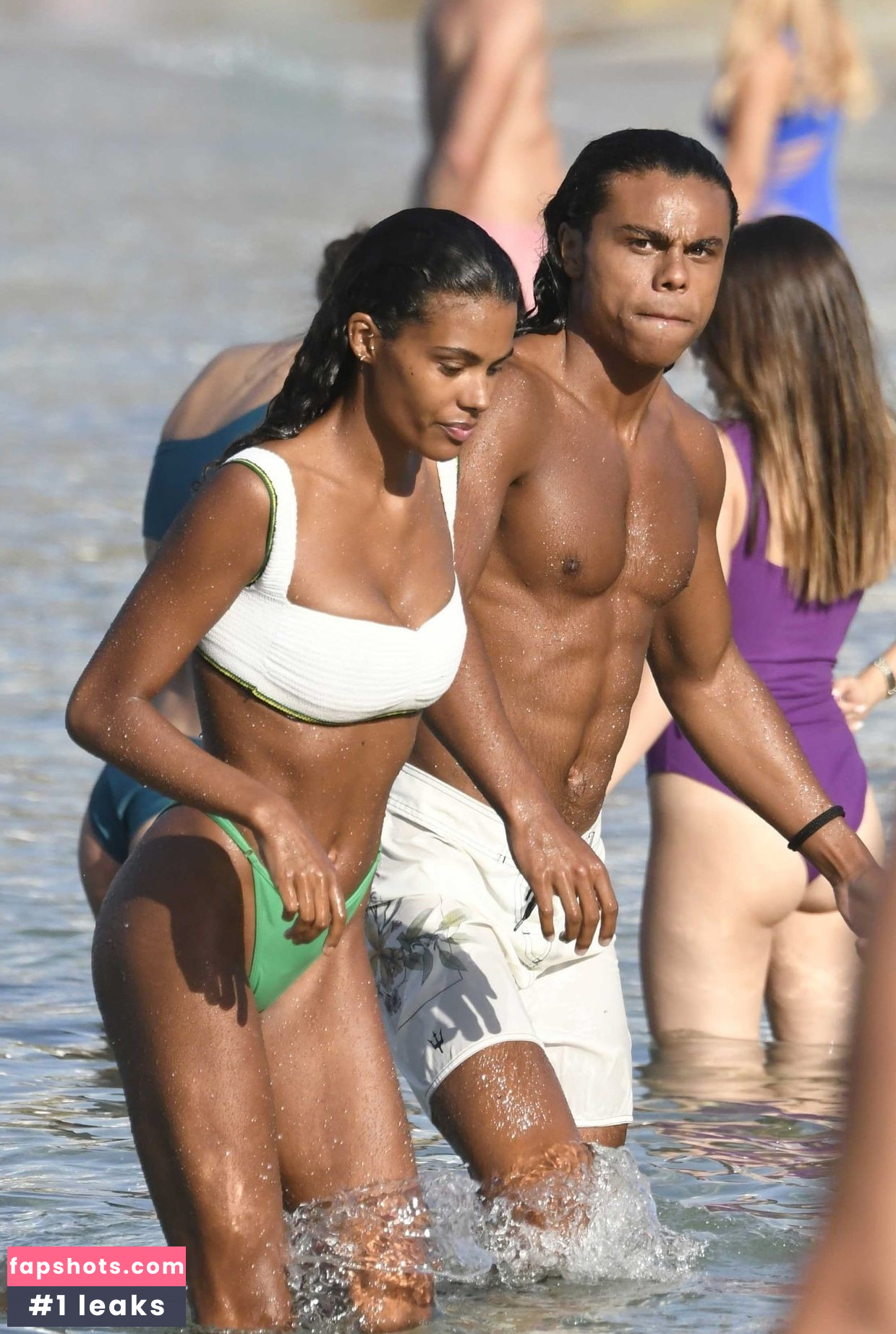 Tina Kunakey gallery photo #536