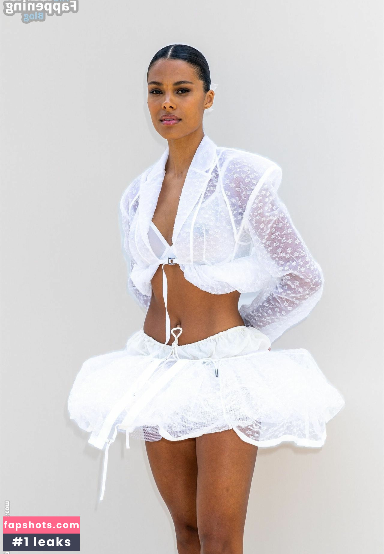 Tina Kunakey gallery photo #57