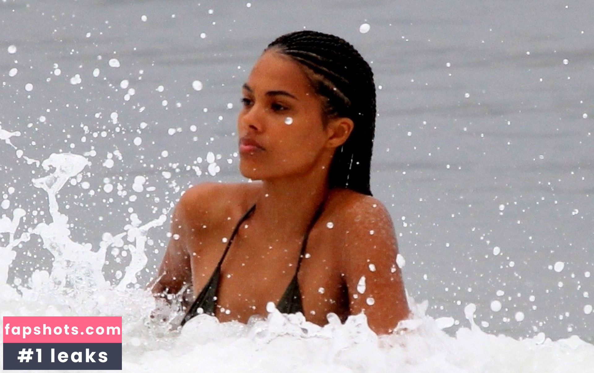 Tina Kunakey gallery photo #566