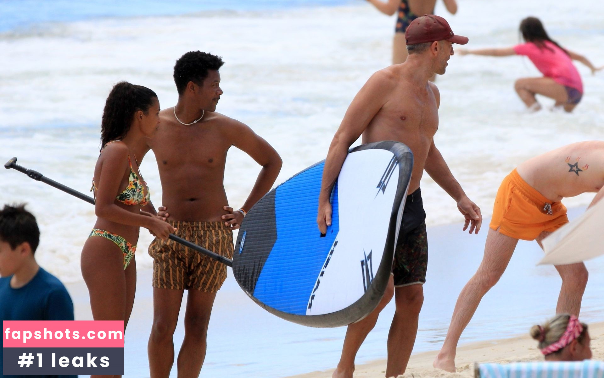 Tina Kunakey gallery photo #582