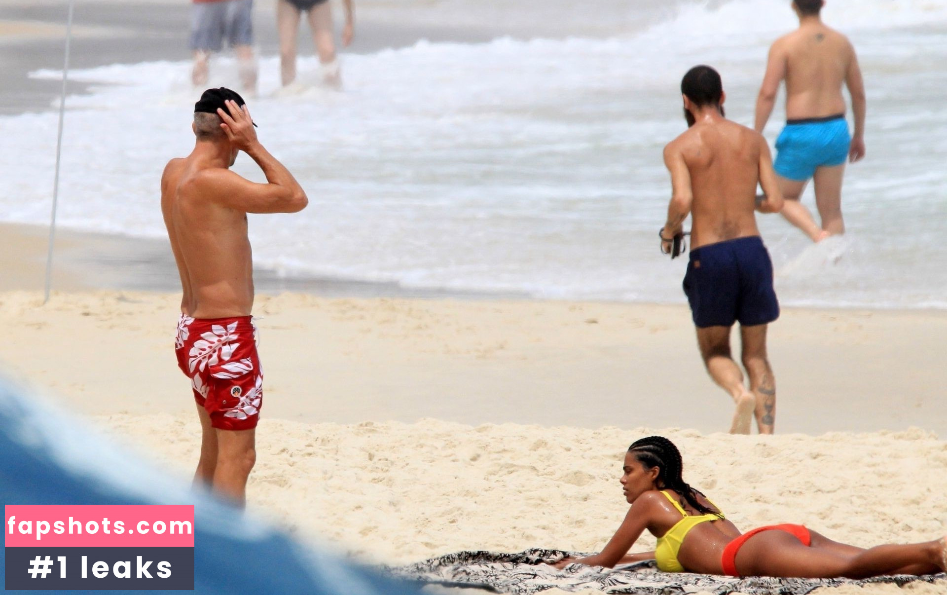 Tina Kunakey gallery photo #587