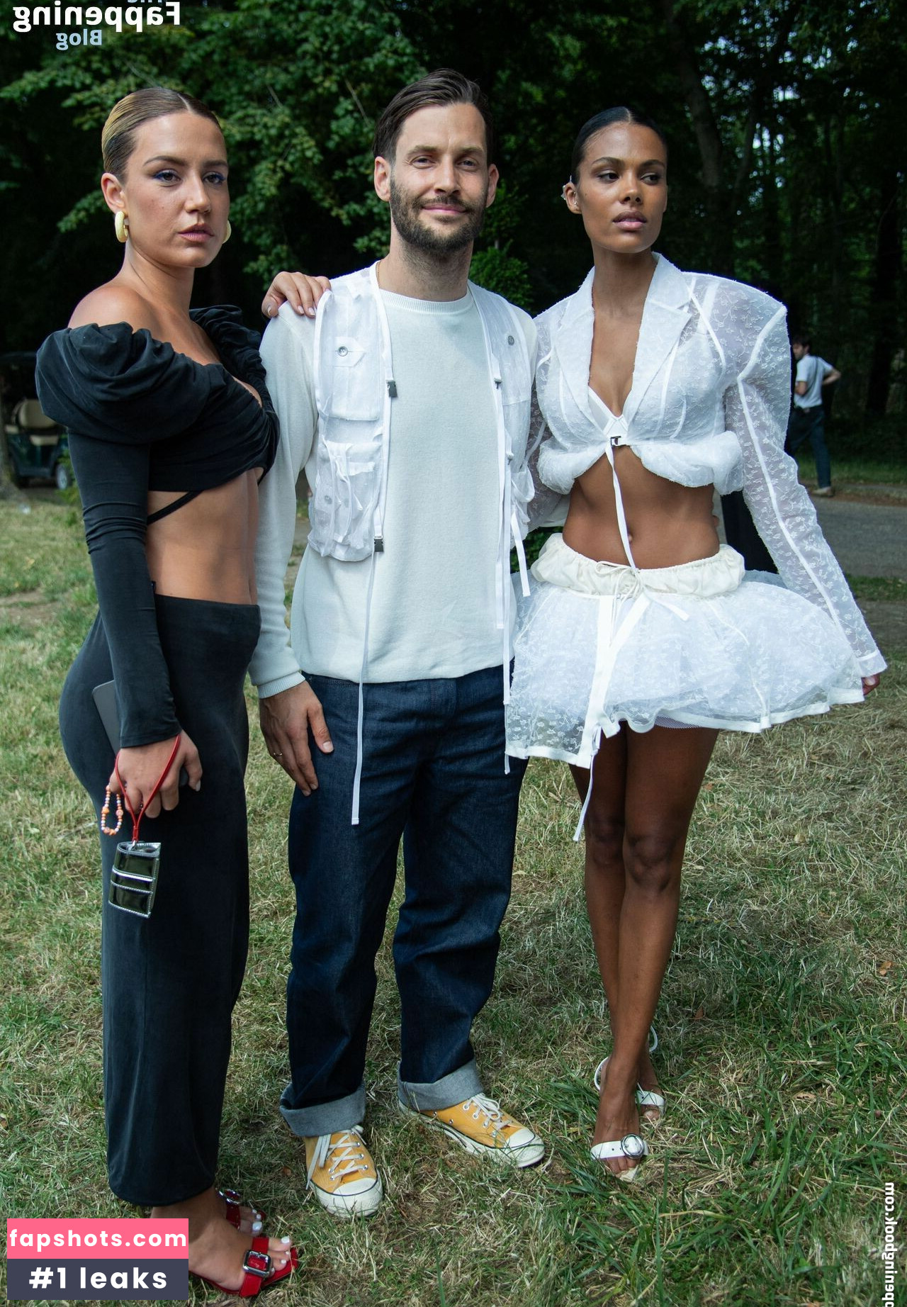 Tina Kunakey gallery photo #71