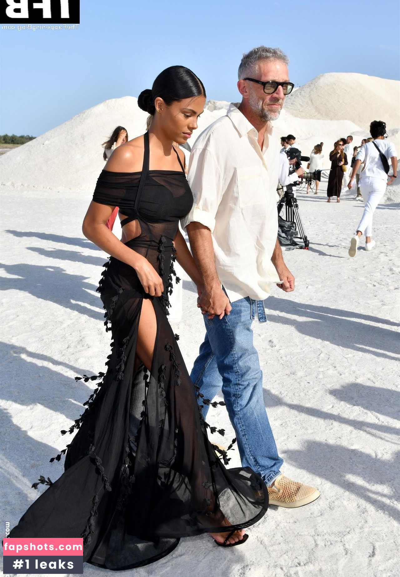 Tina Kunakey gallery photo #88