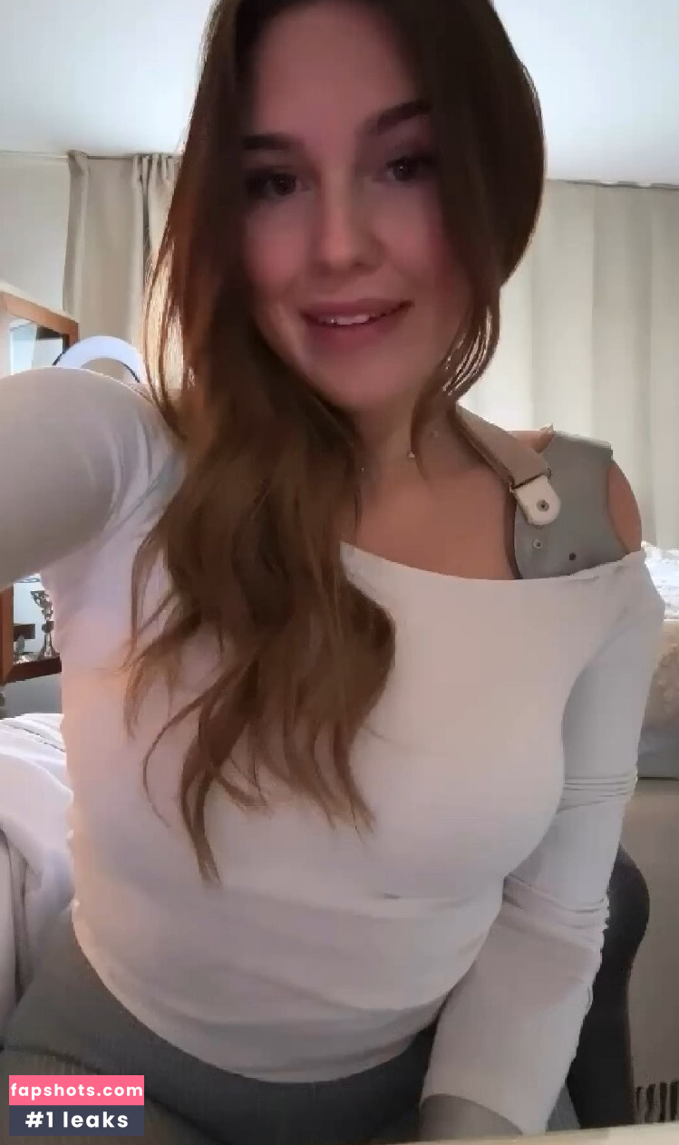 Tina Rühl gallery photo #7