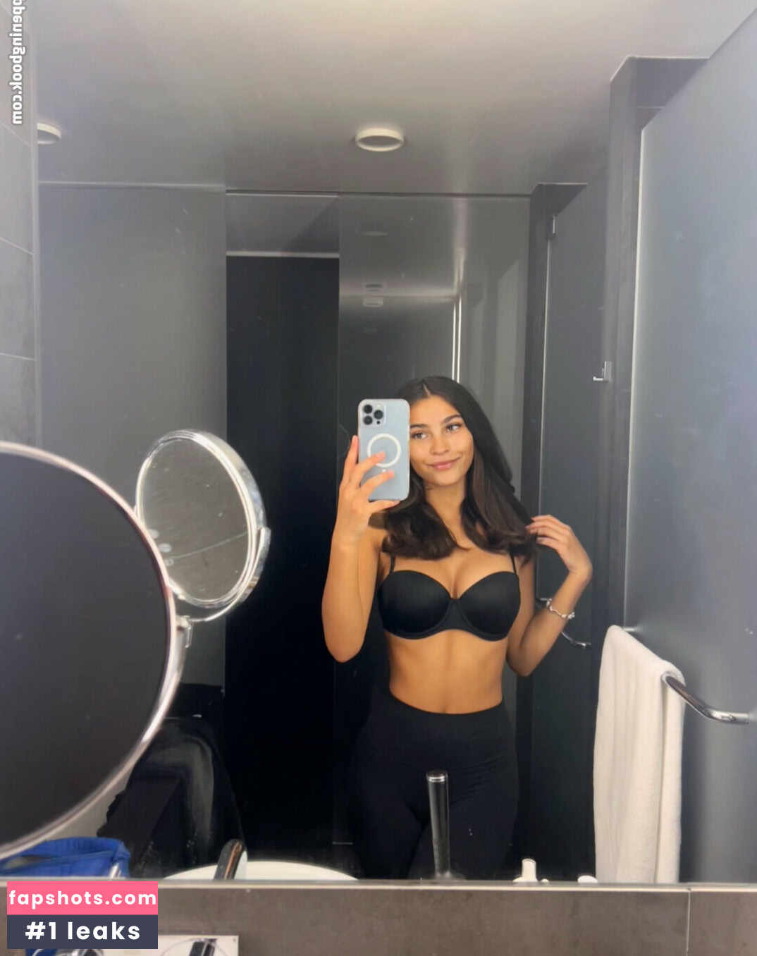 Tina Tonkin gallery photo #14