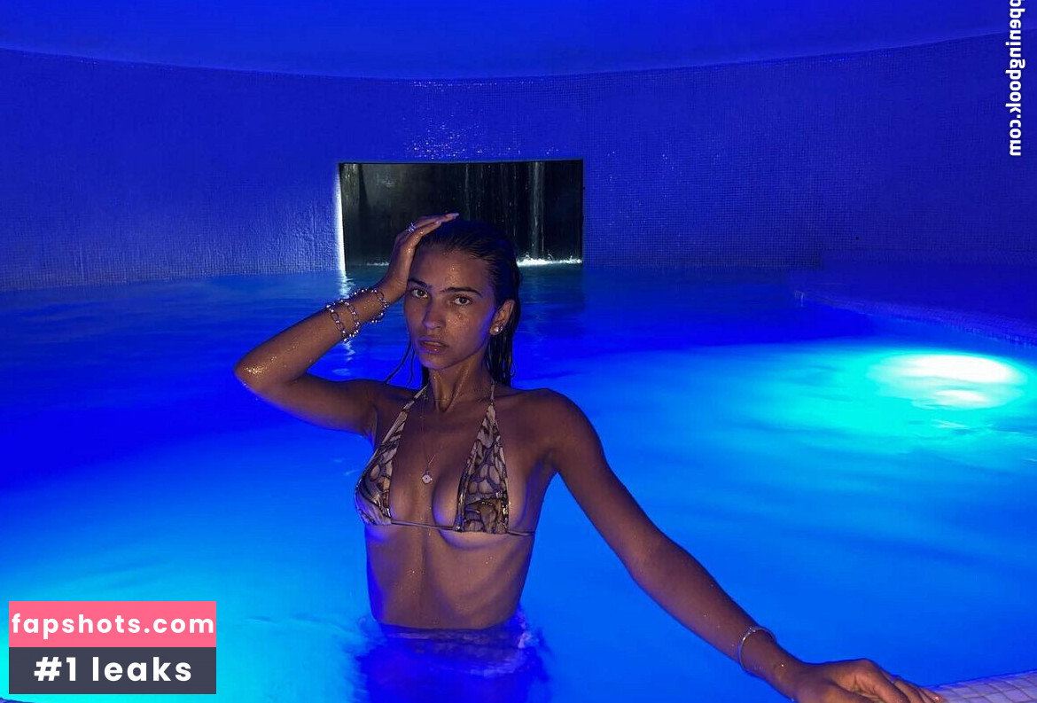 Tina Tonkin gallery photo #3