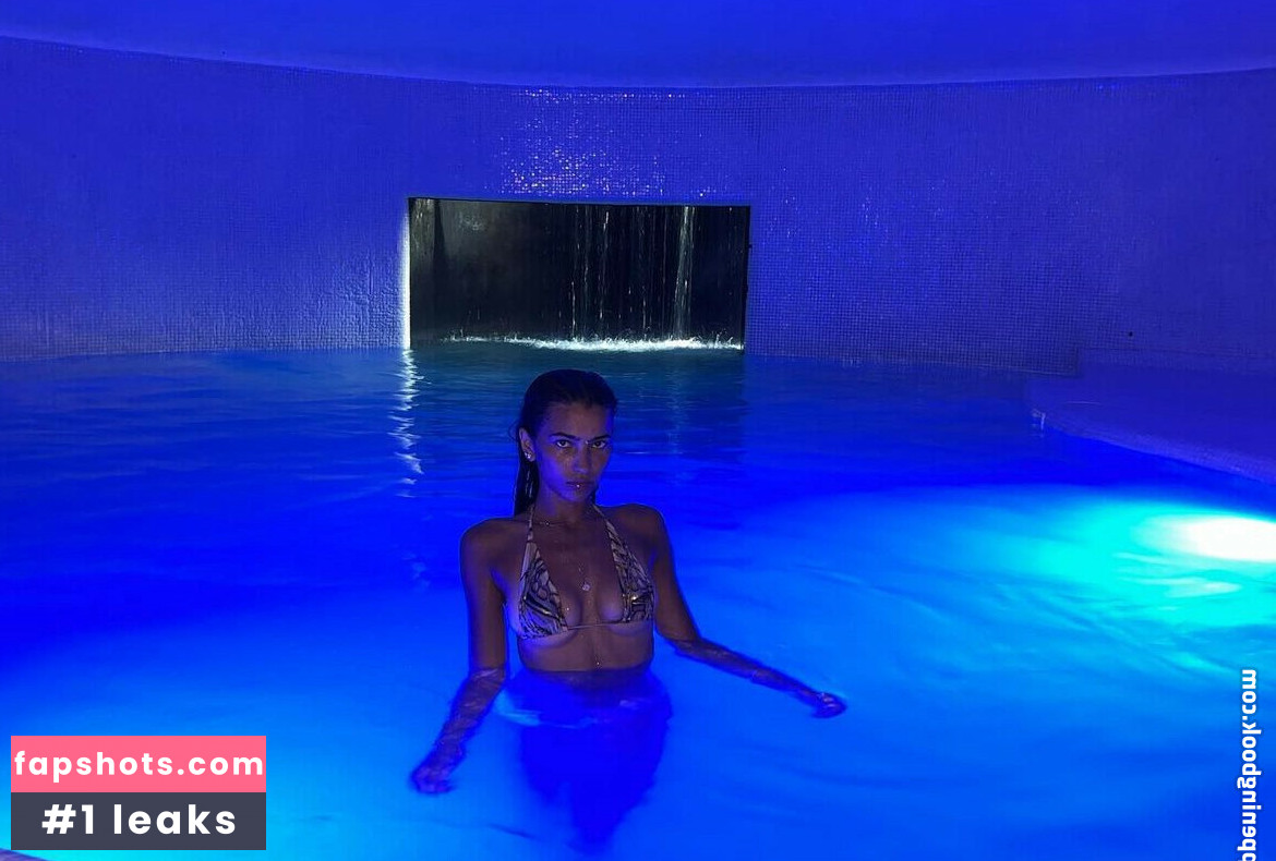 Tina Tonkin gallery photo #4