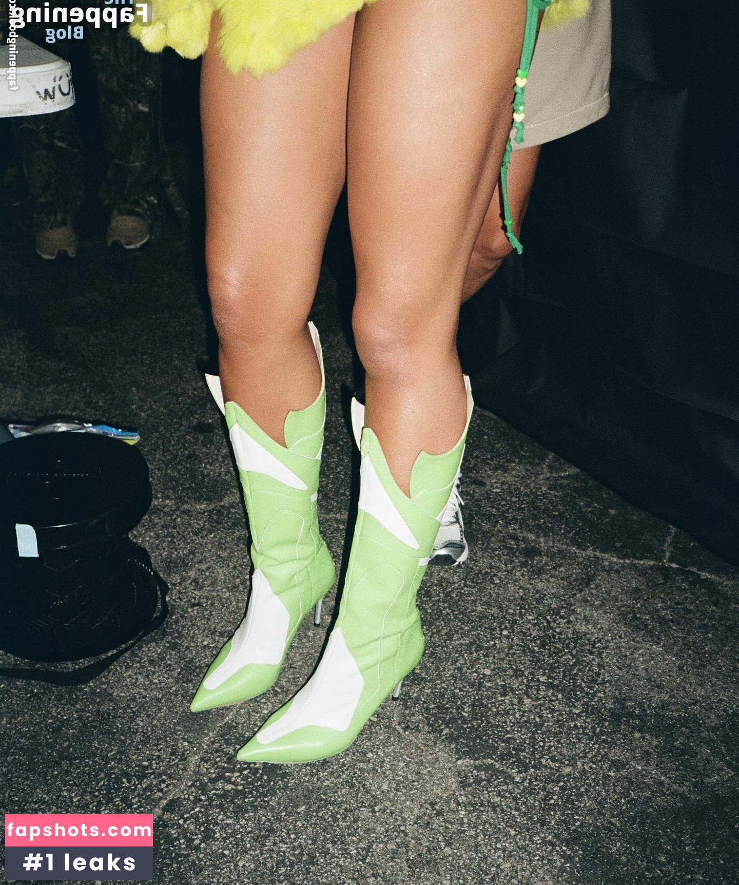 Tinashe gallery photo #128