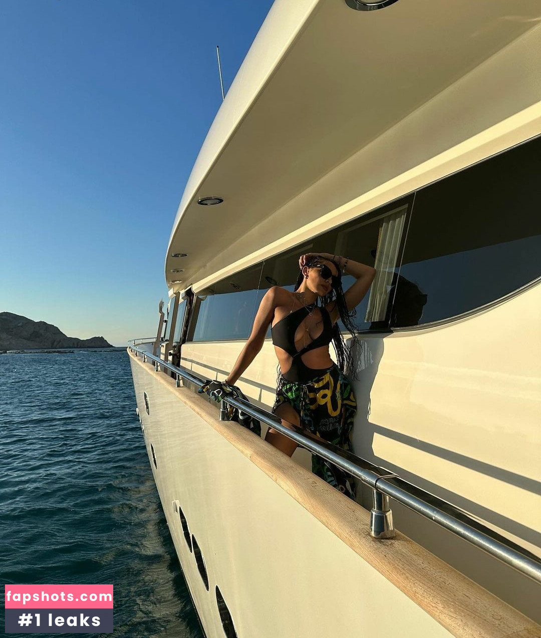 Tinashe gallery photo #155