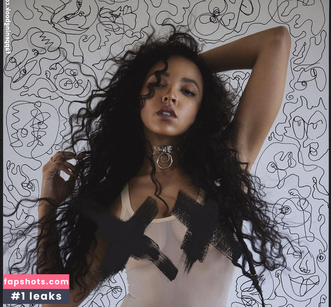 Tinashe gallery photo #323