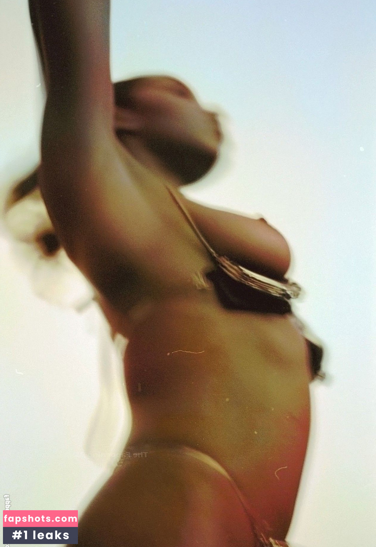 Tinashe gallery photo #339